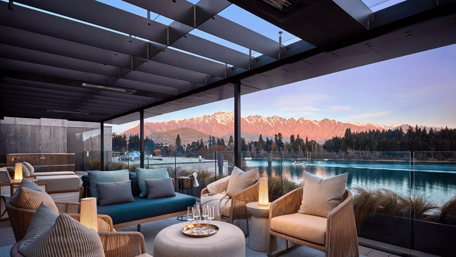 Roki Collection, Queenstown banner