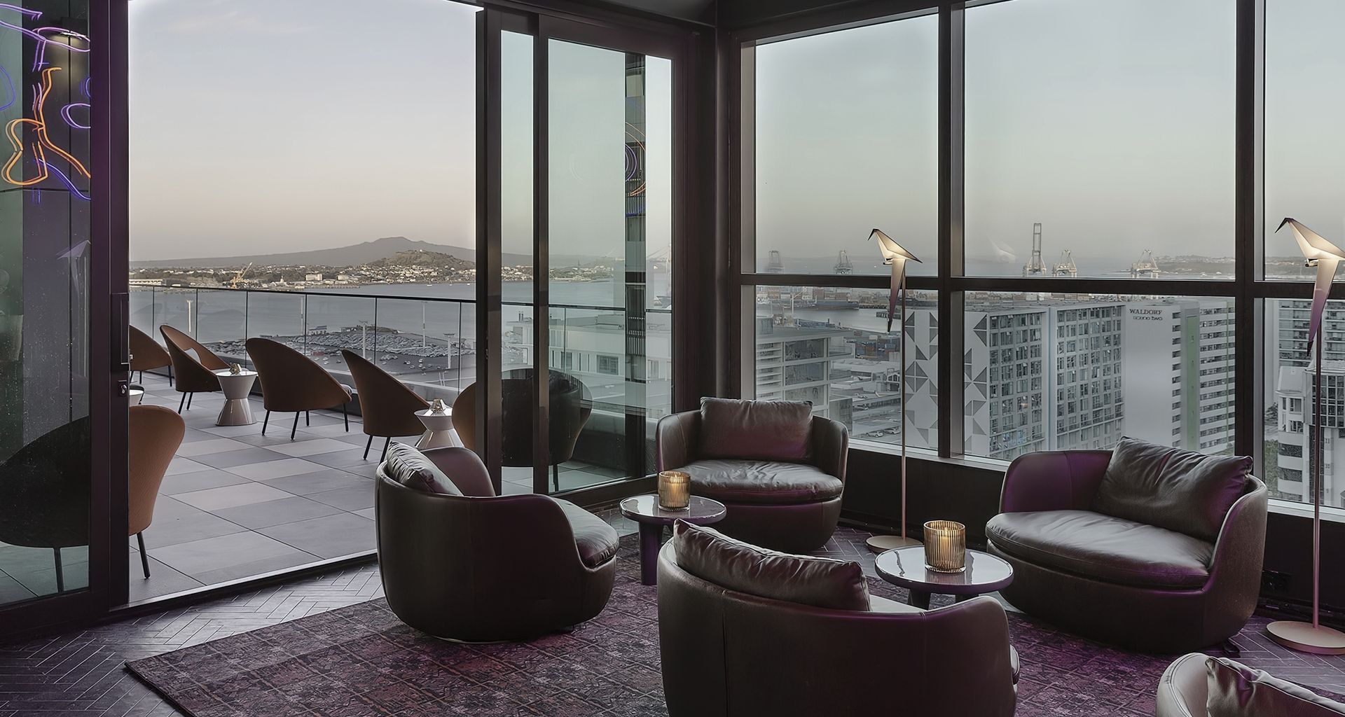 So Auckland. 5 star luxury hotel. banner