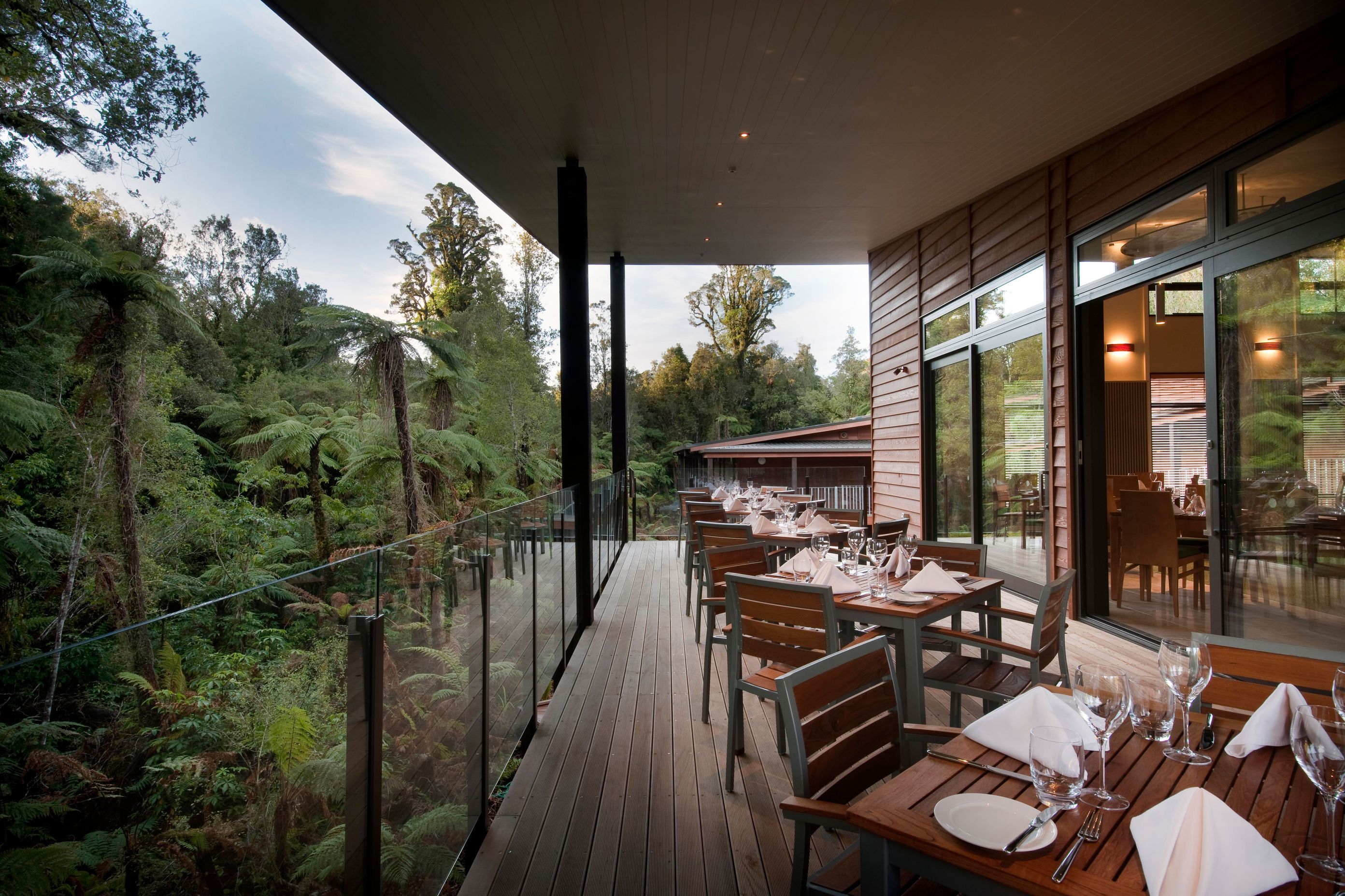 TW-Restaurant-Outside-Deck.jpg