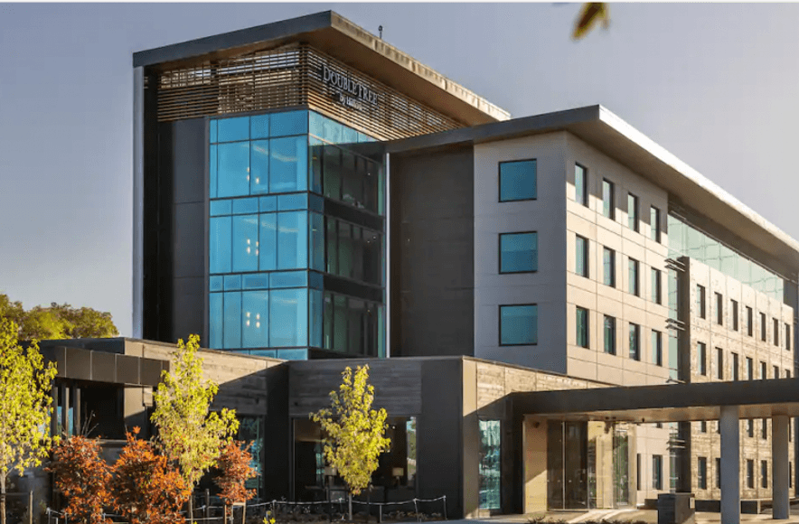 DoubleTree by Hilton Karaka