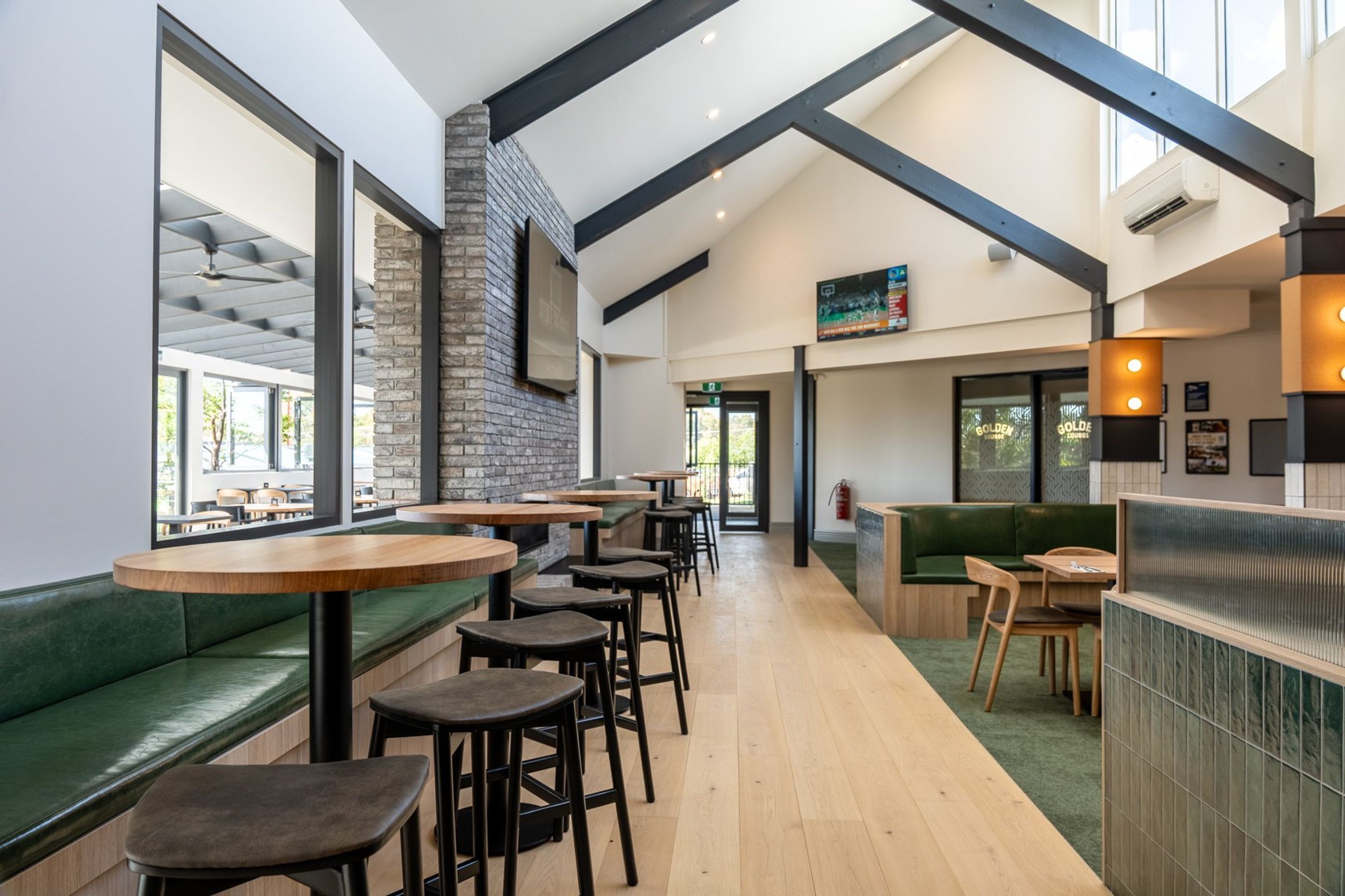 aussie-inn-3.jpg