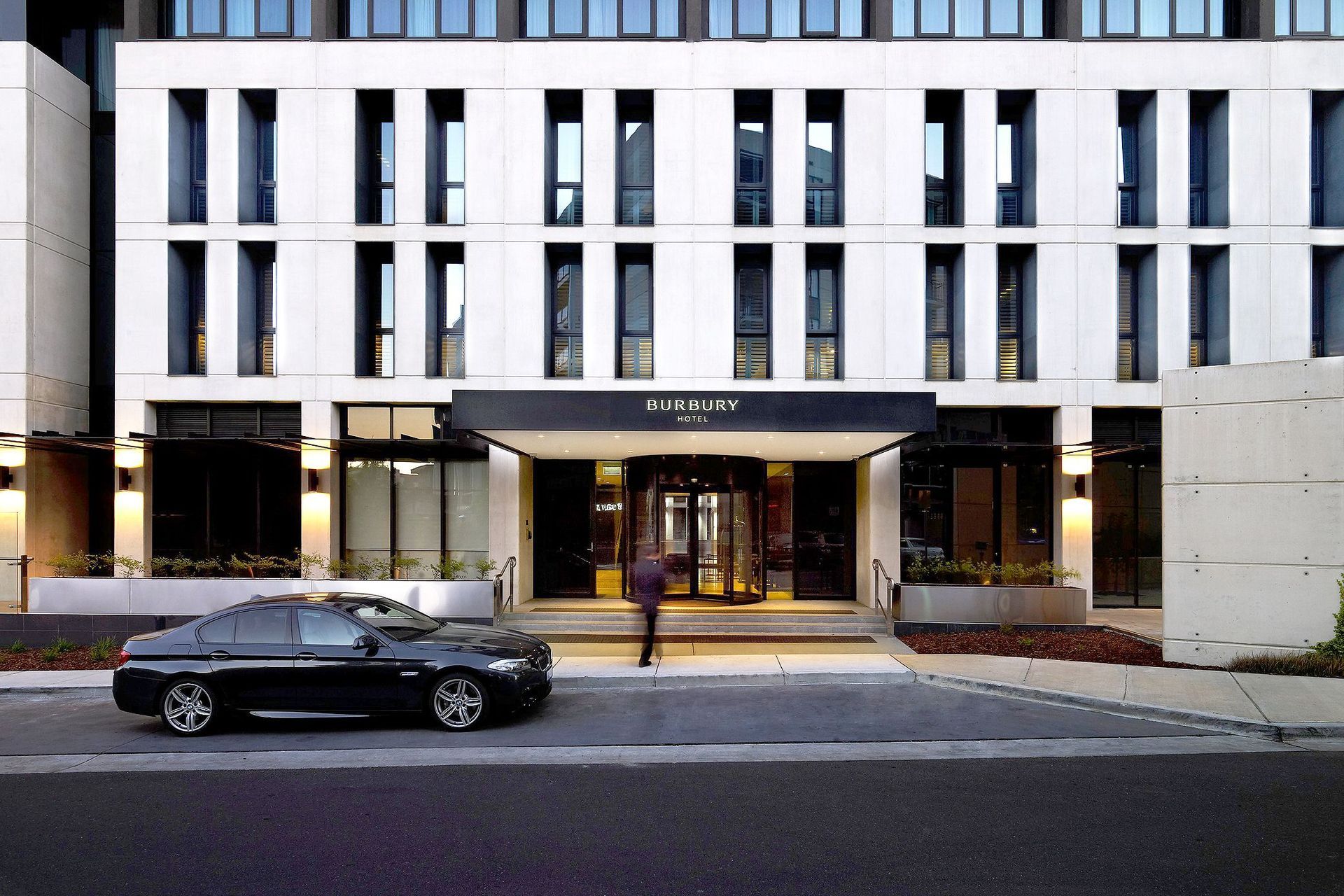 ##Hotel Realm &amp; Burbury Hotel, Barton ACT