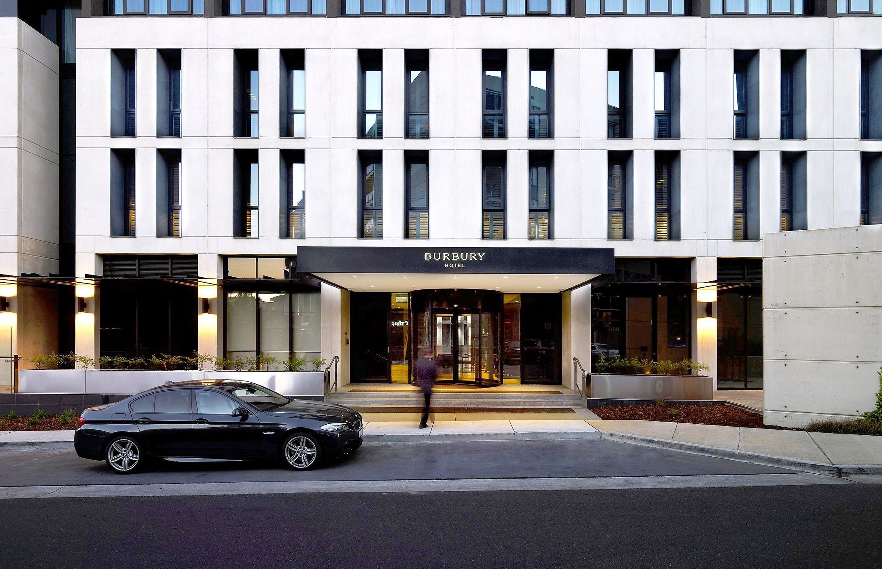 ##Hotel Realm & Burbury Hotel, Barton ACT