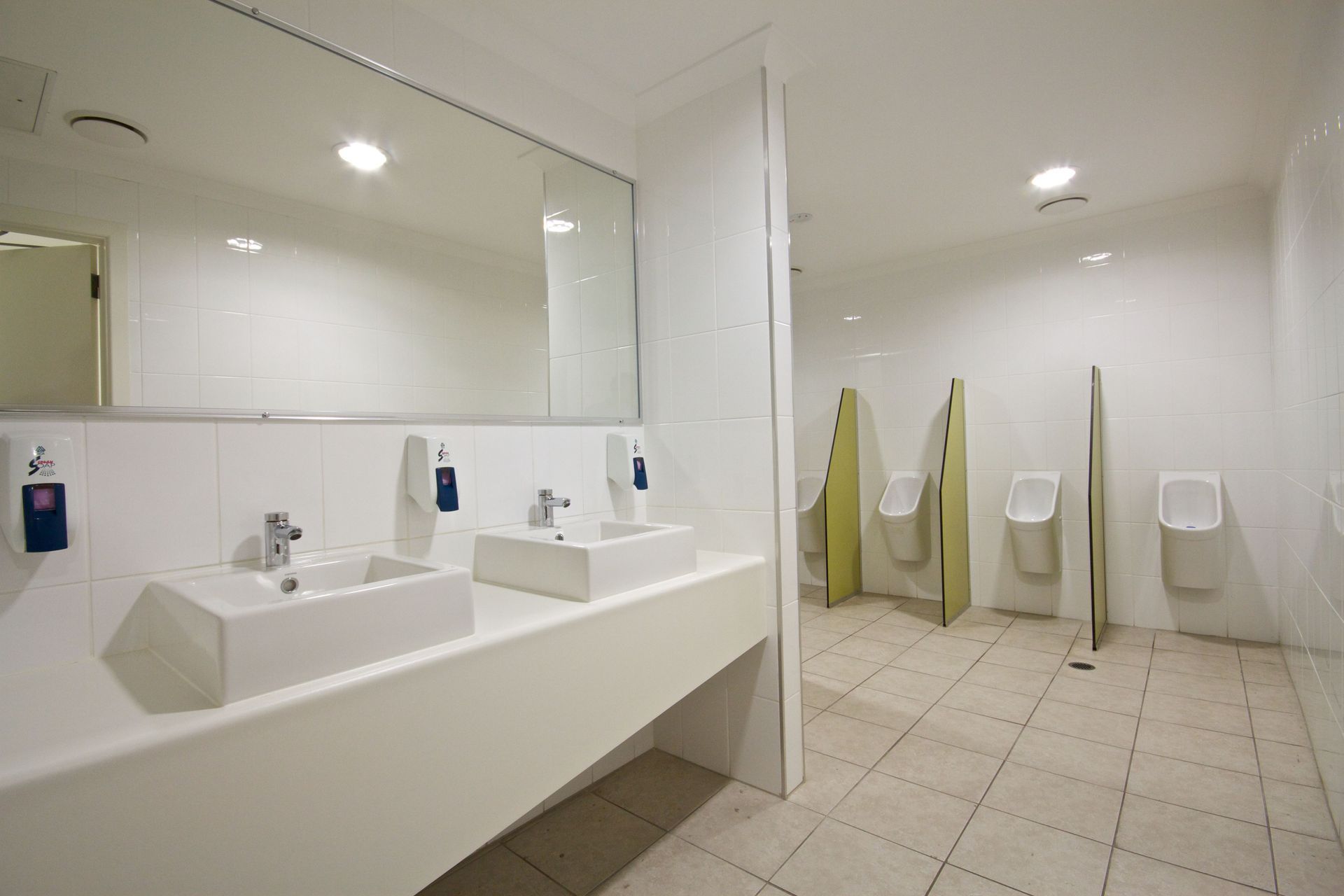 Capricorn Tavern and Motel