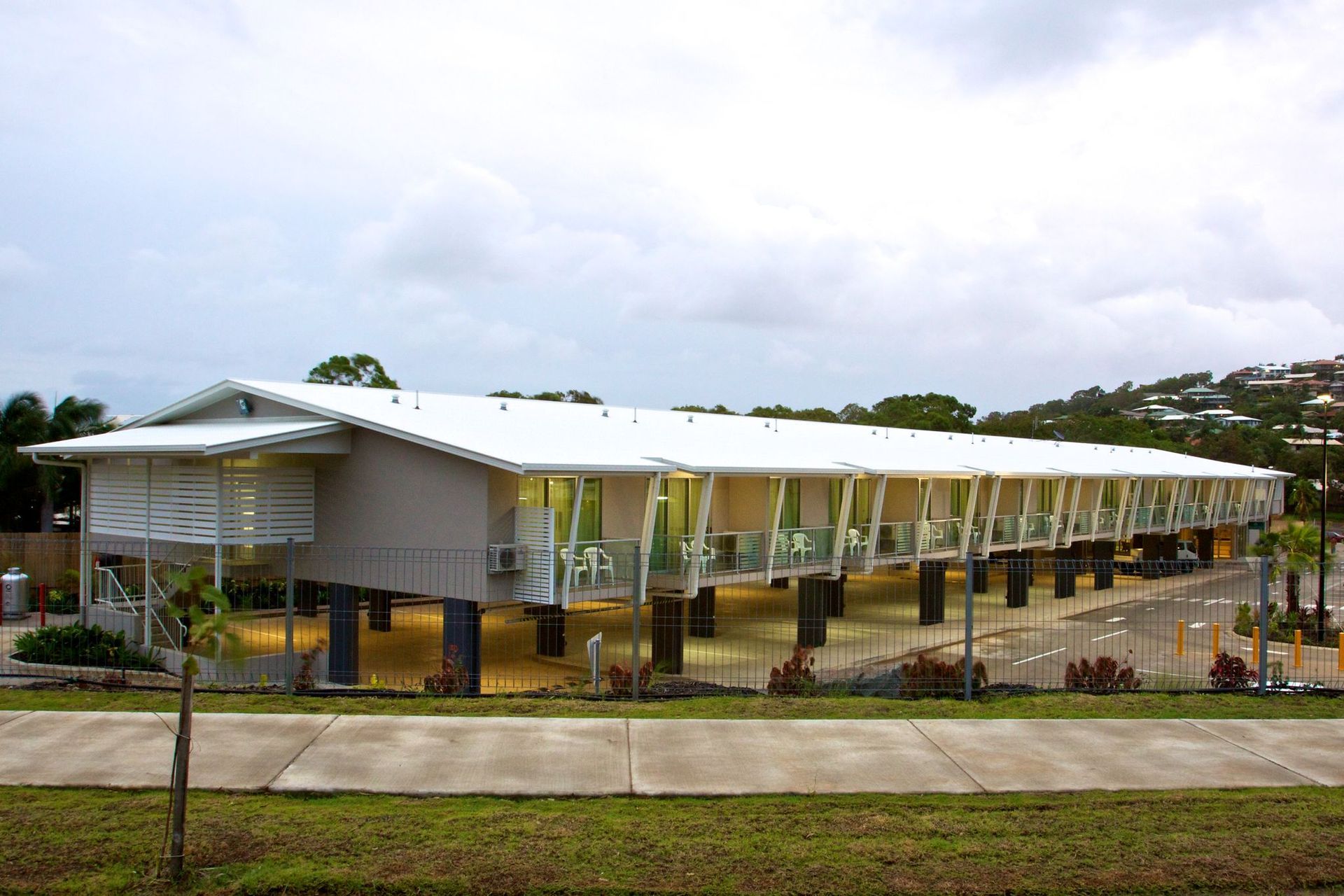 Capricorn Tavern and Motel