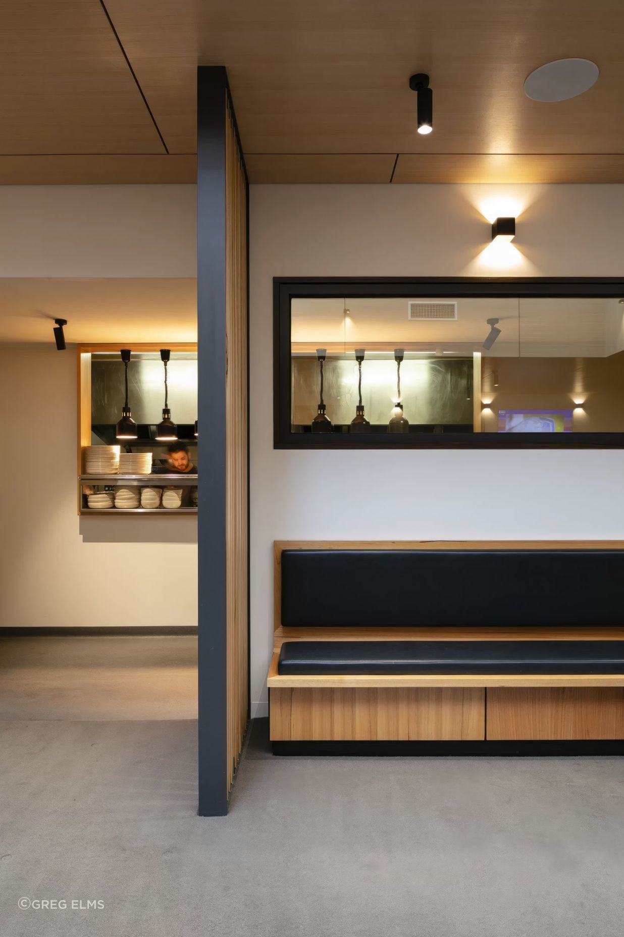 upAustral-hotel-120-scaled-fix-standard-scale-100x.jpg