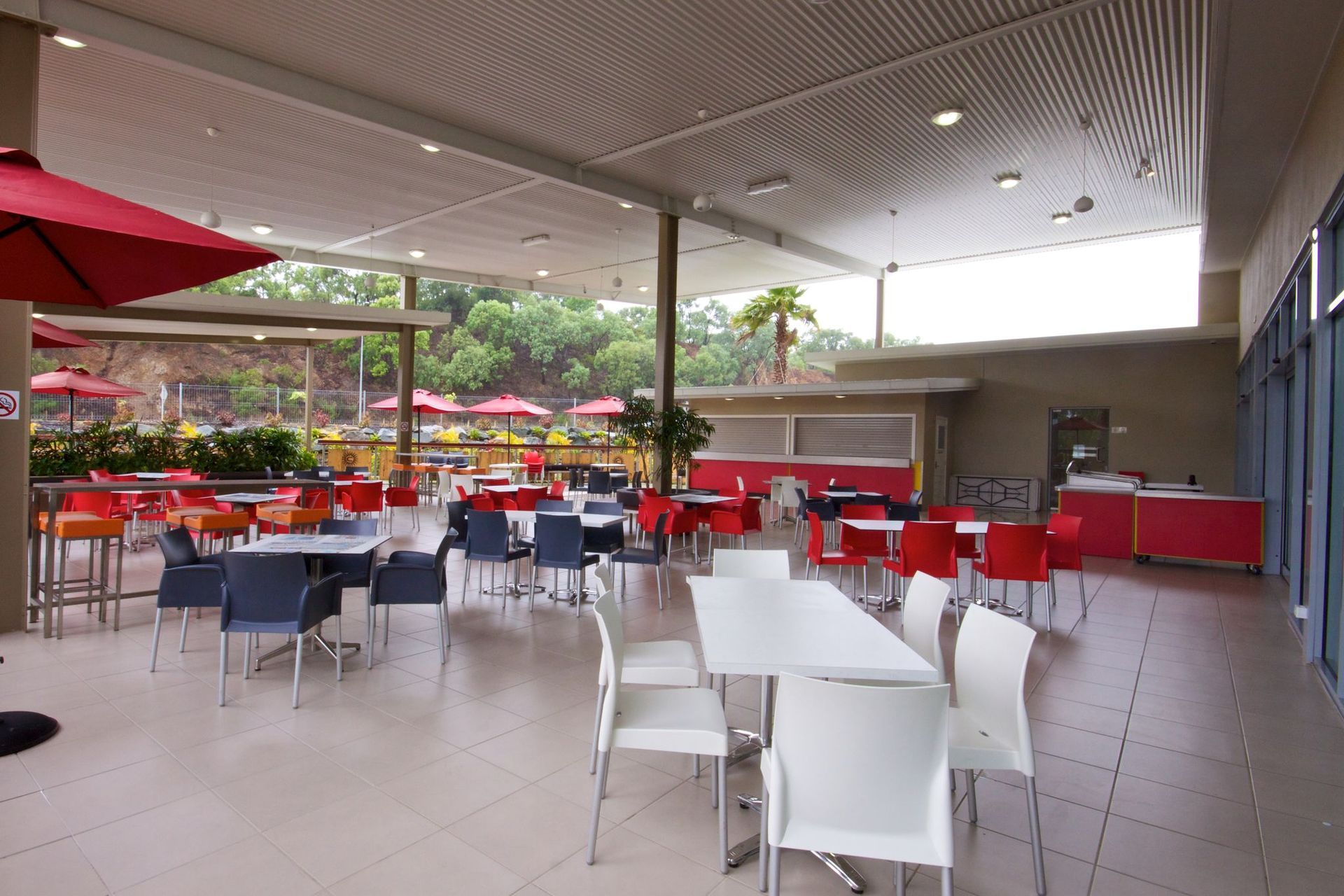 Capricorn Tavern and Motel