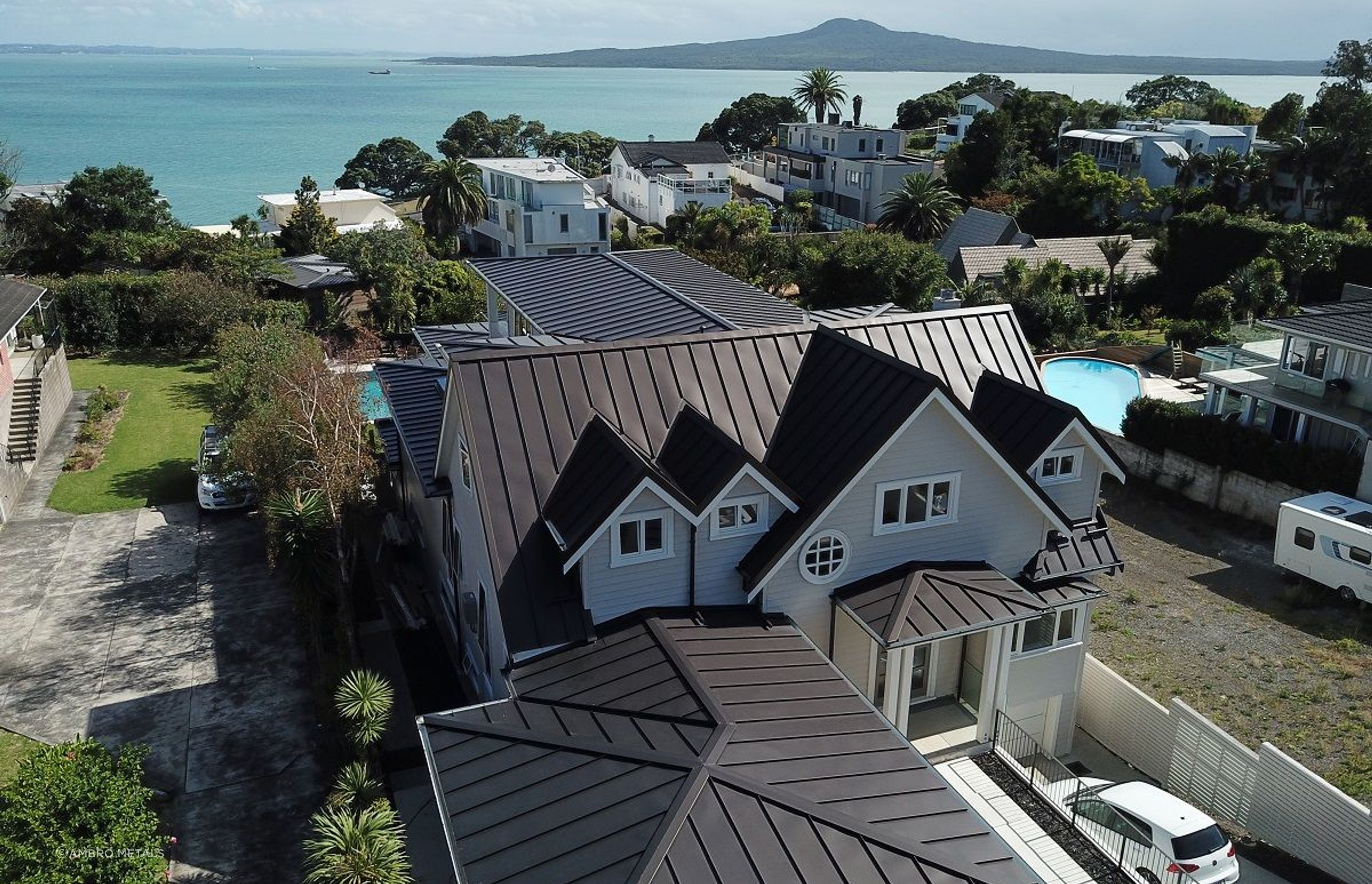 St Heliers House - EURAMAX Matte Dark Bronze