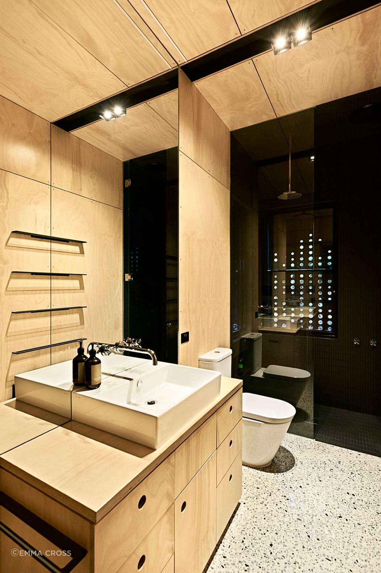 0014-09-bathroom-v2.jpg