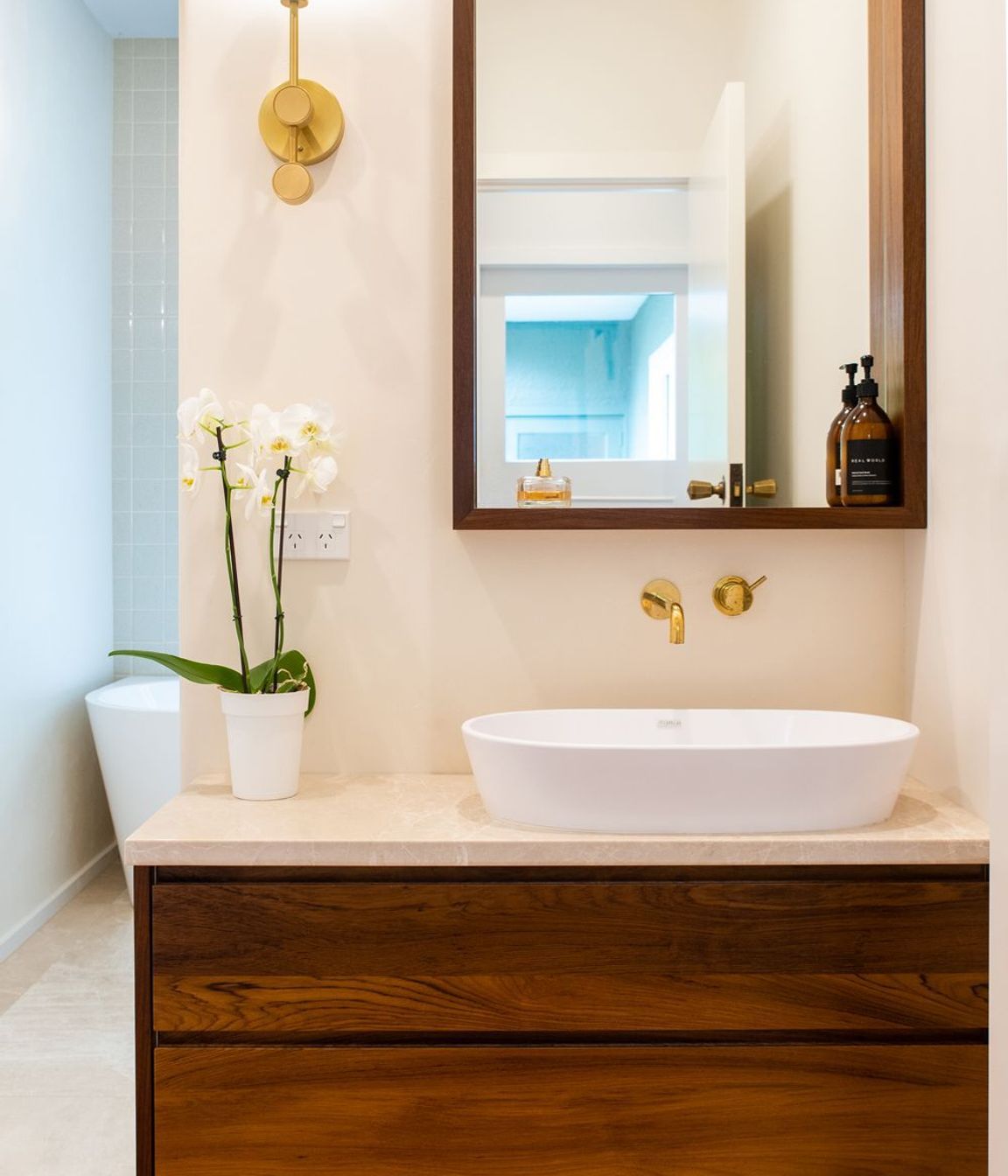 Stunning Mid-Century Modern Bathrooms