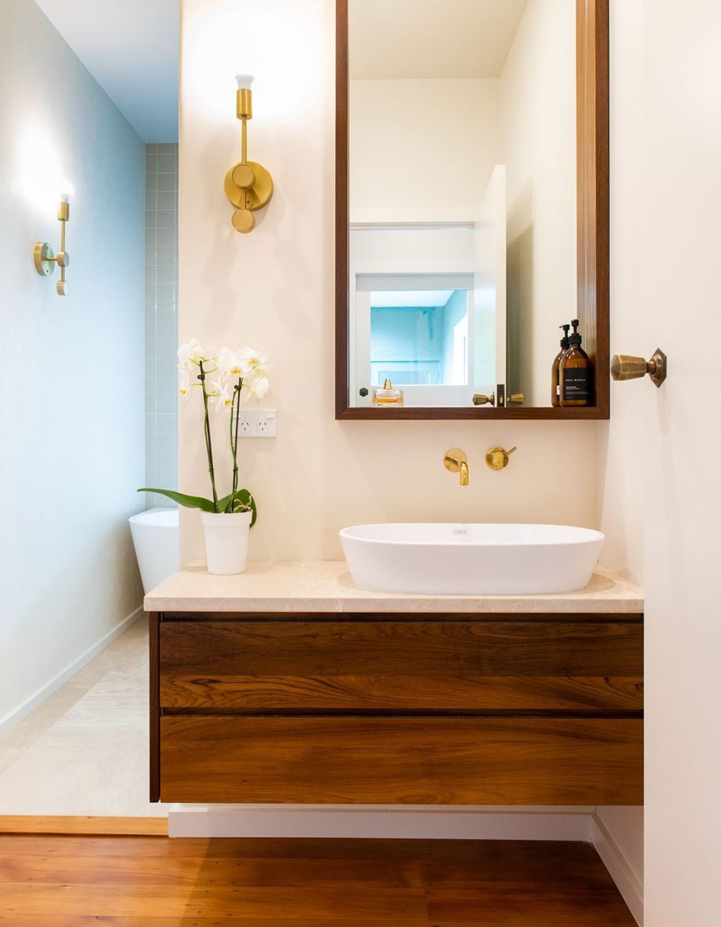 Stunning Mid-Century Modern Bathrooms