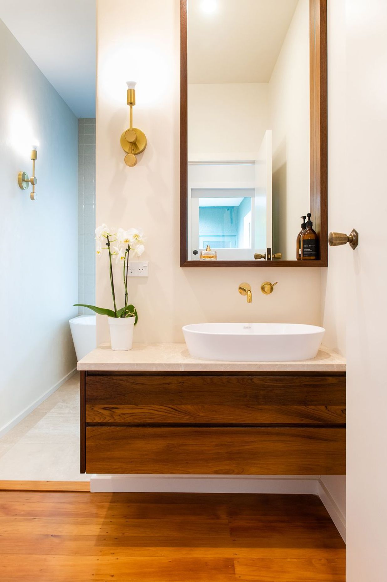 Stunning Mid-Century Modern Bathrooms