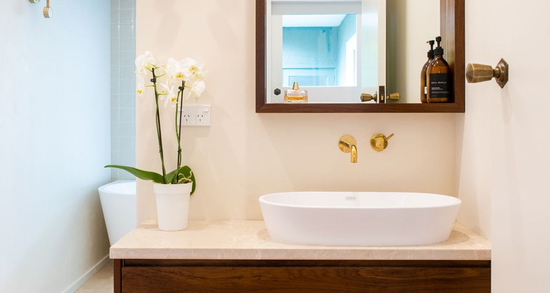 Stunning Mid-Century Modern Bathrooms banner