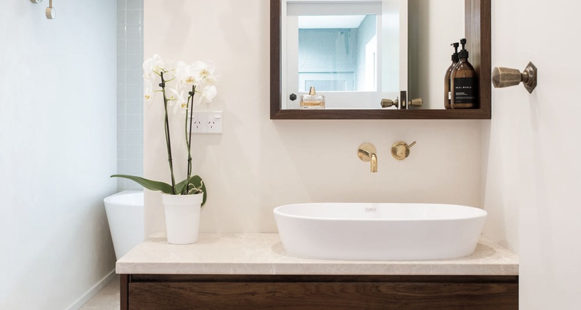 Stunning Mid-Century Modern Bathrooms banner