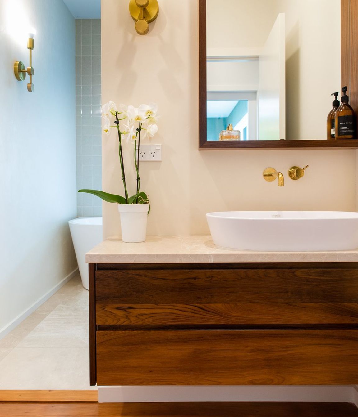 Stunning Mid-Century Modern Bathrooms