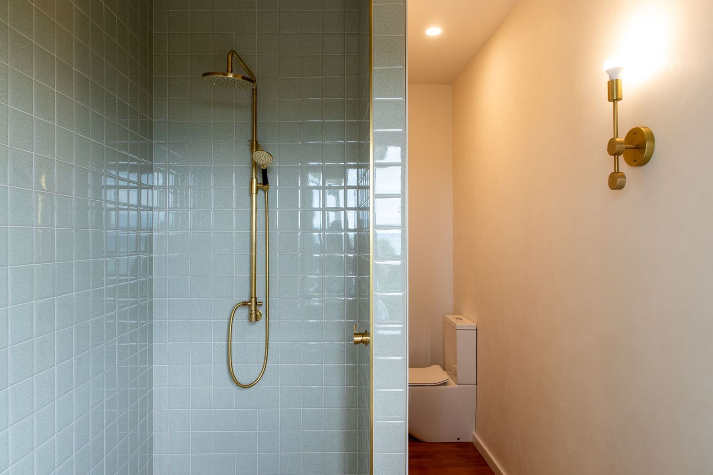 Stunning Mid-Century Modern Bathrooms