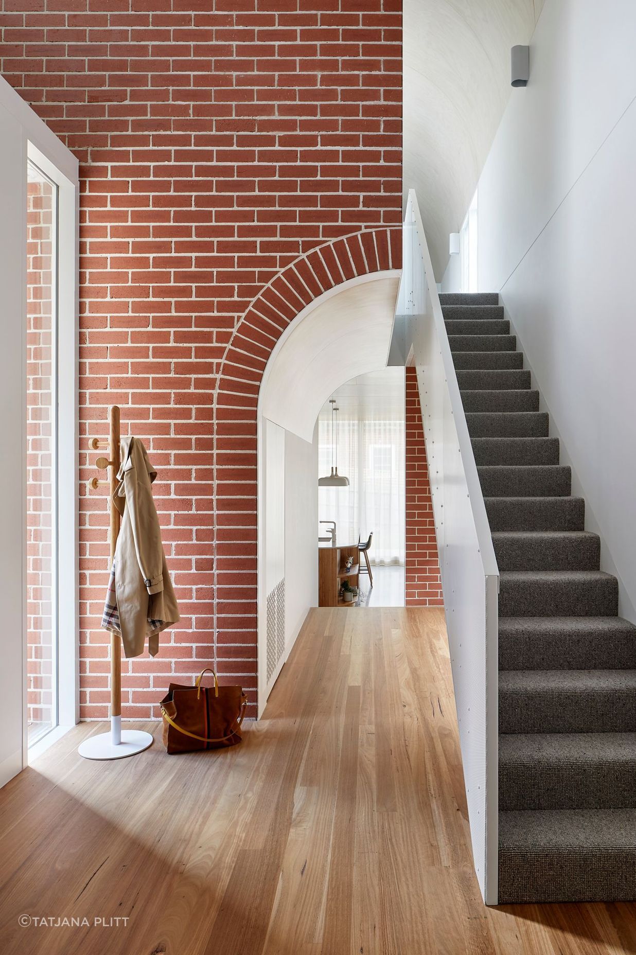 0053-25-entry-and-stair-v2.jpg