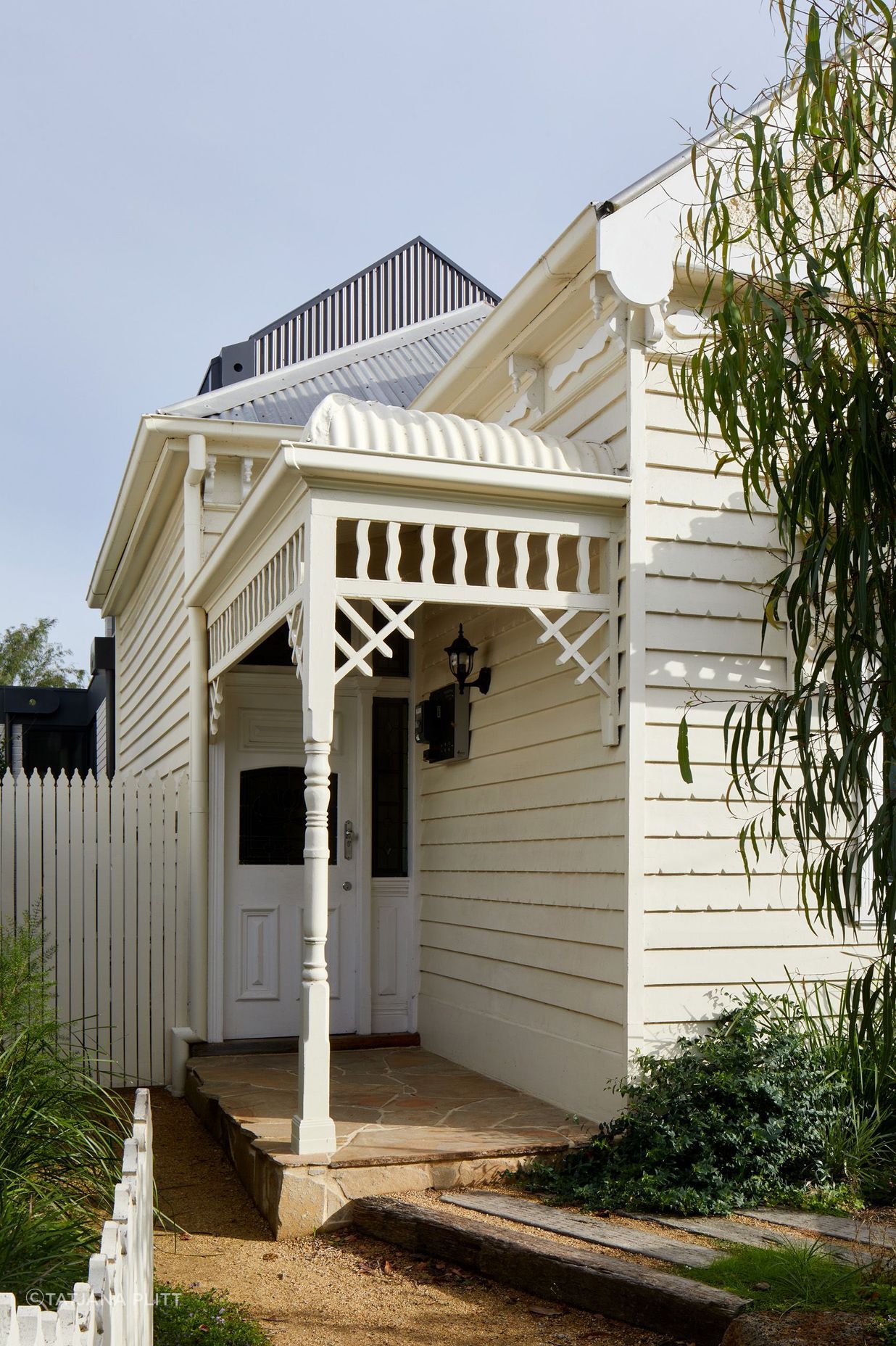 0054-02-front-exterior.jpg