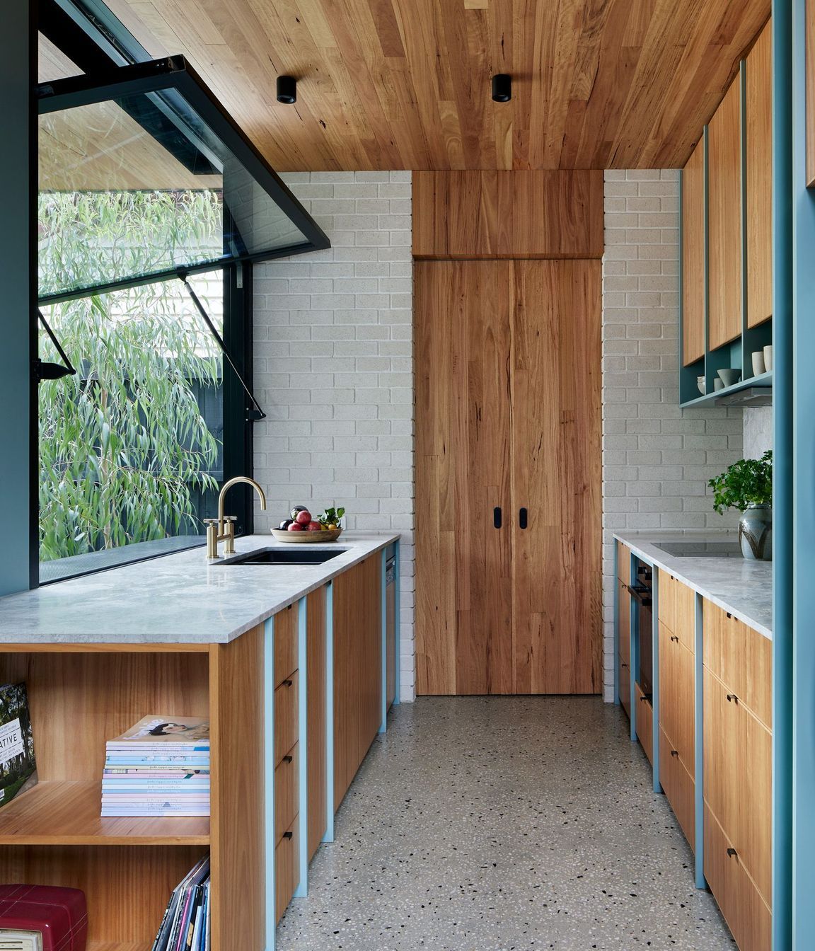 0054-12-kitchen.jpg
