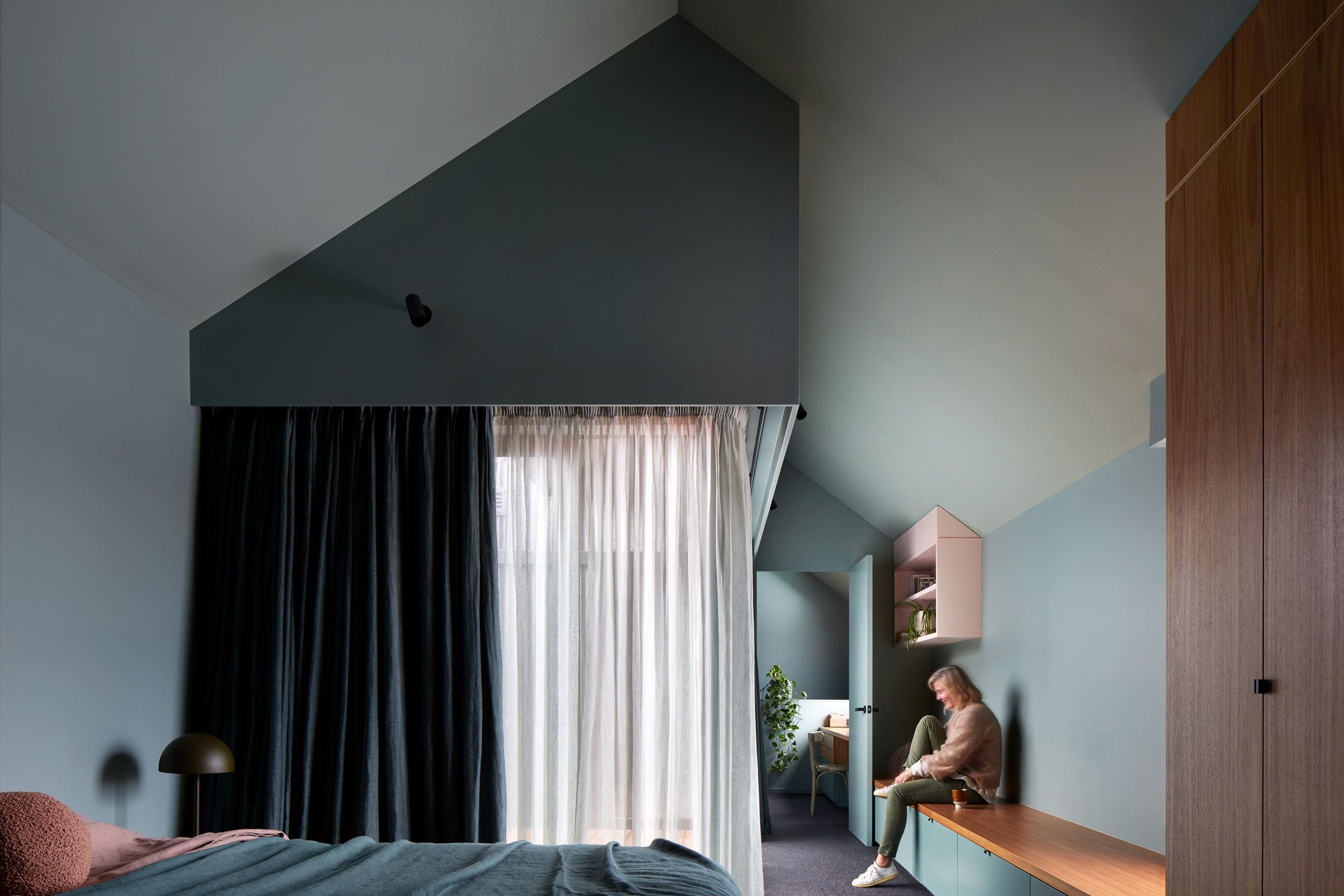 0054-16-bedroom.jpg