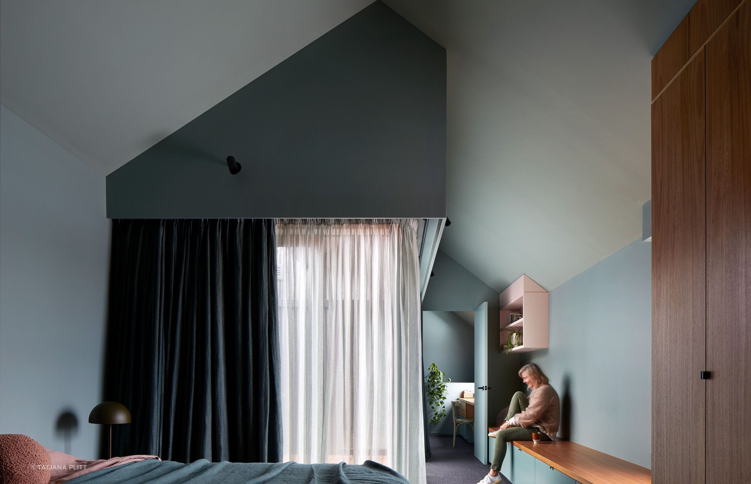 0054-16-bedroom.jpg