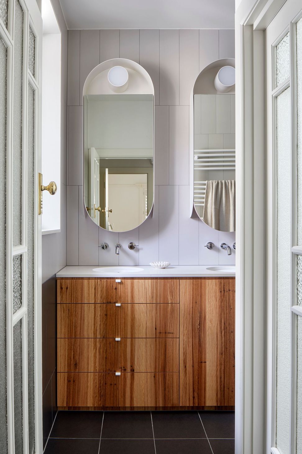 0057-04-bathroom-detail.jpg