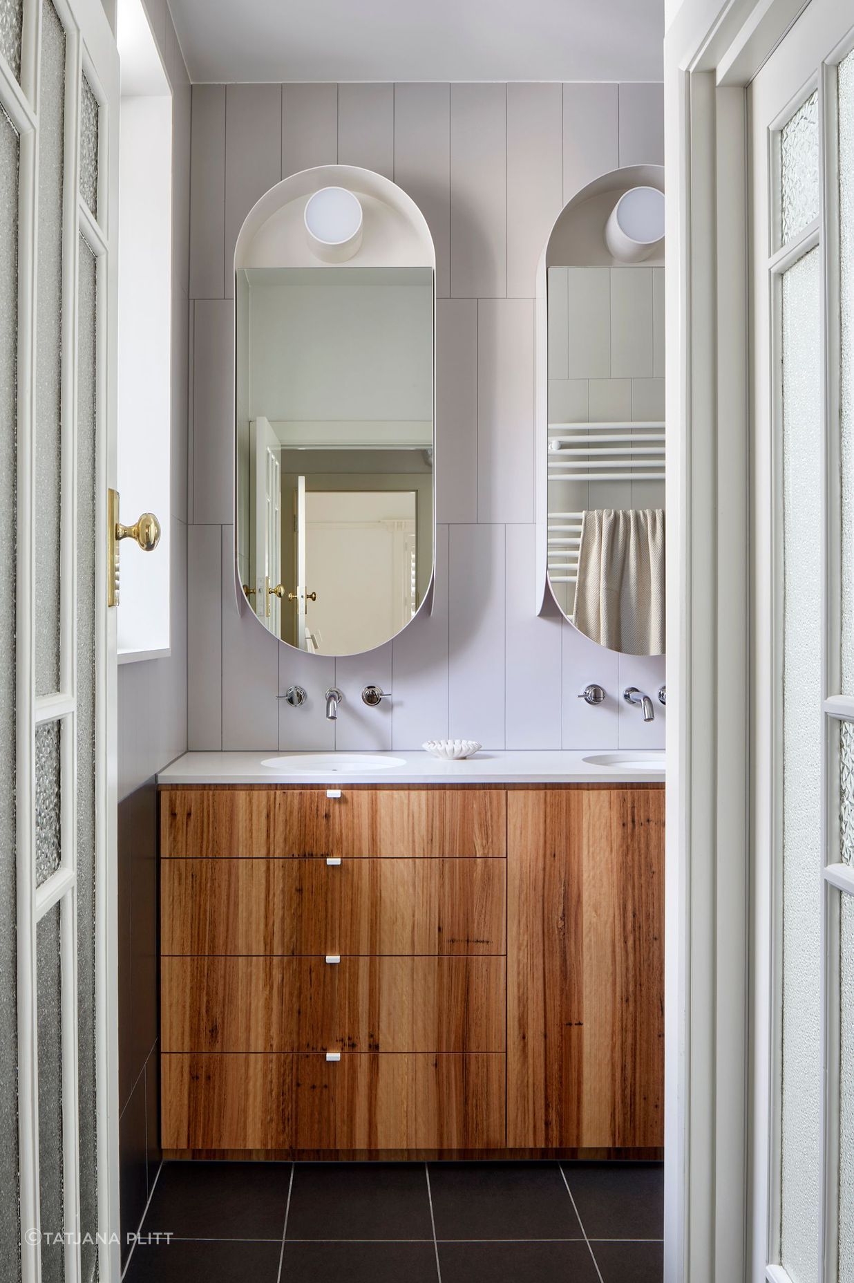 0057-04-bathroom-detail.jpg