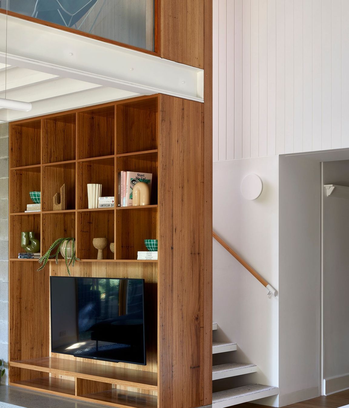 0057-13-living-detail.jpg