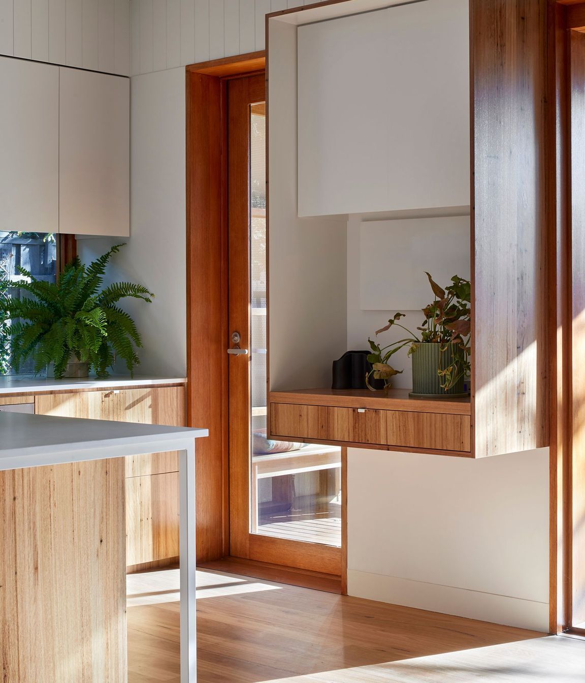 0057-17-kitchen-detail.jpg