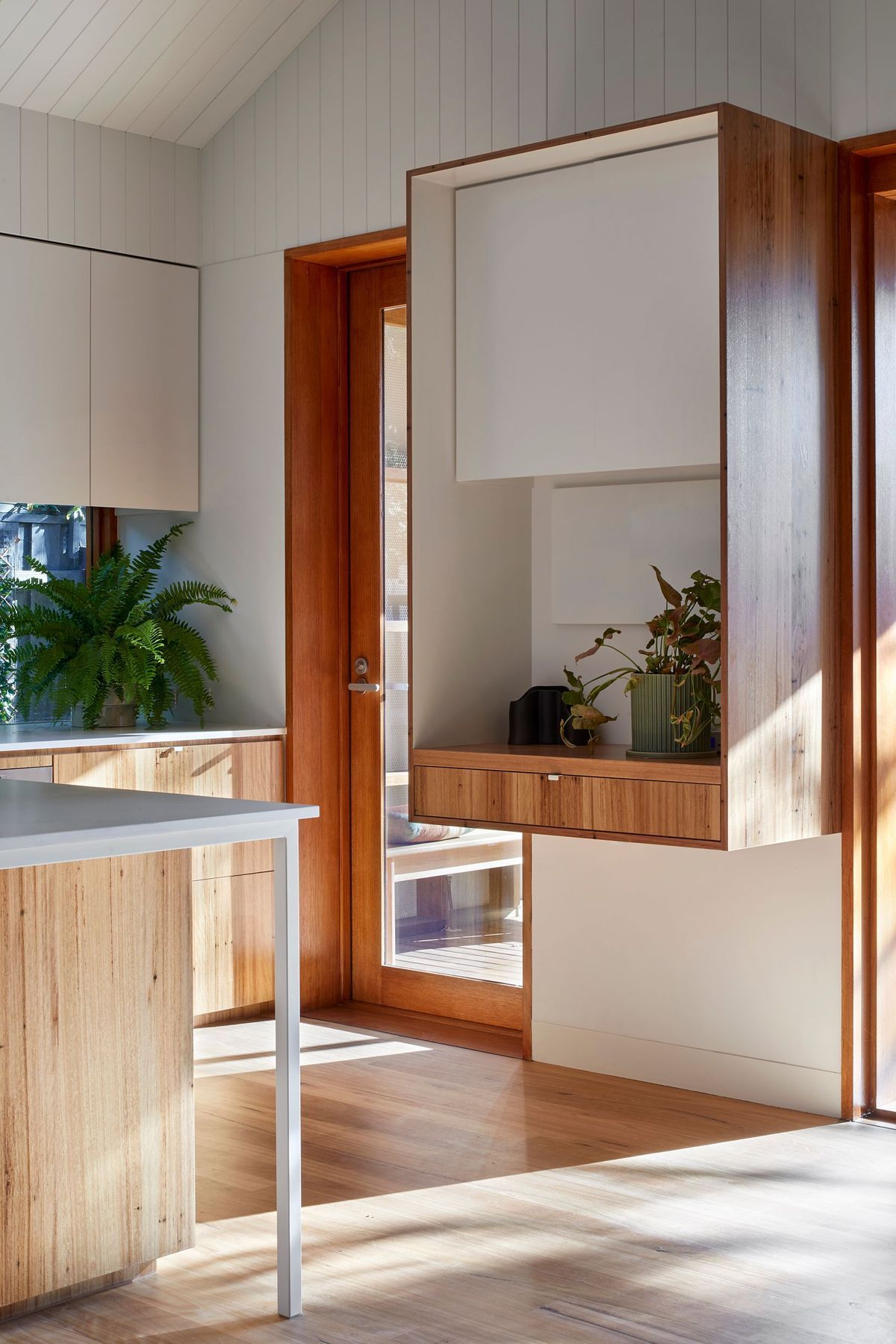 0057-17-kitchen-detail.jpg