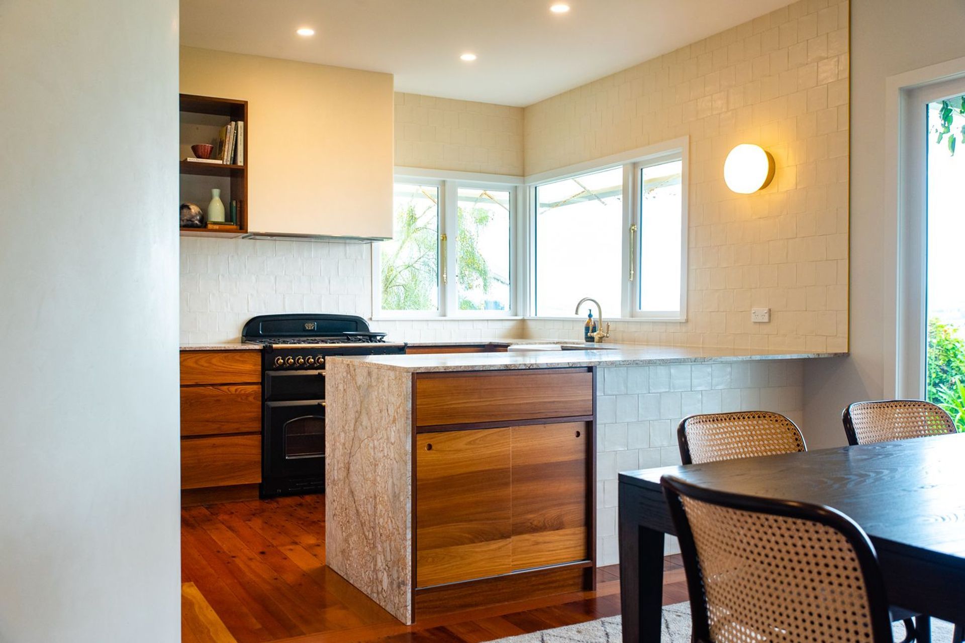 Stunning Mid-Century Modern Kitchen