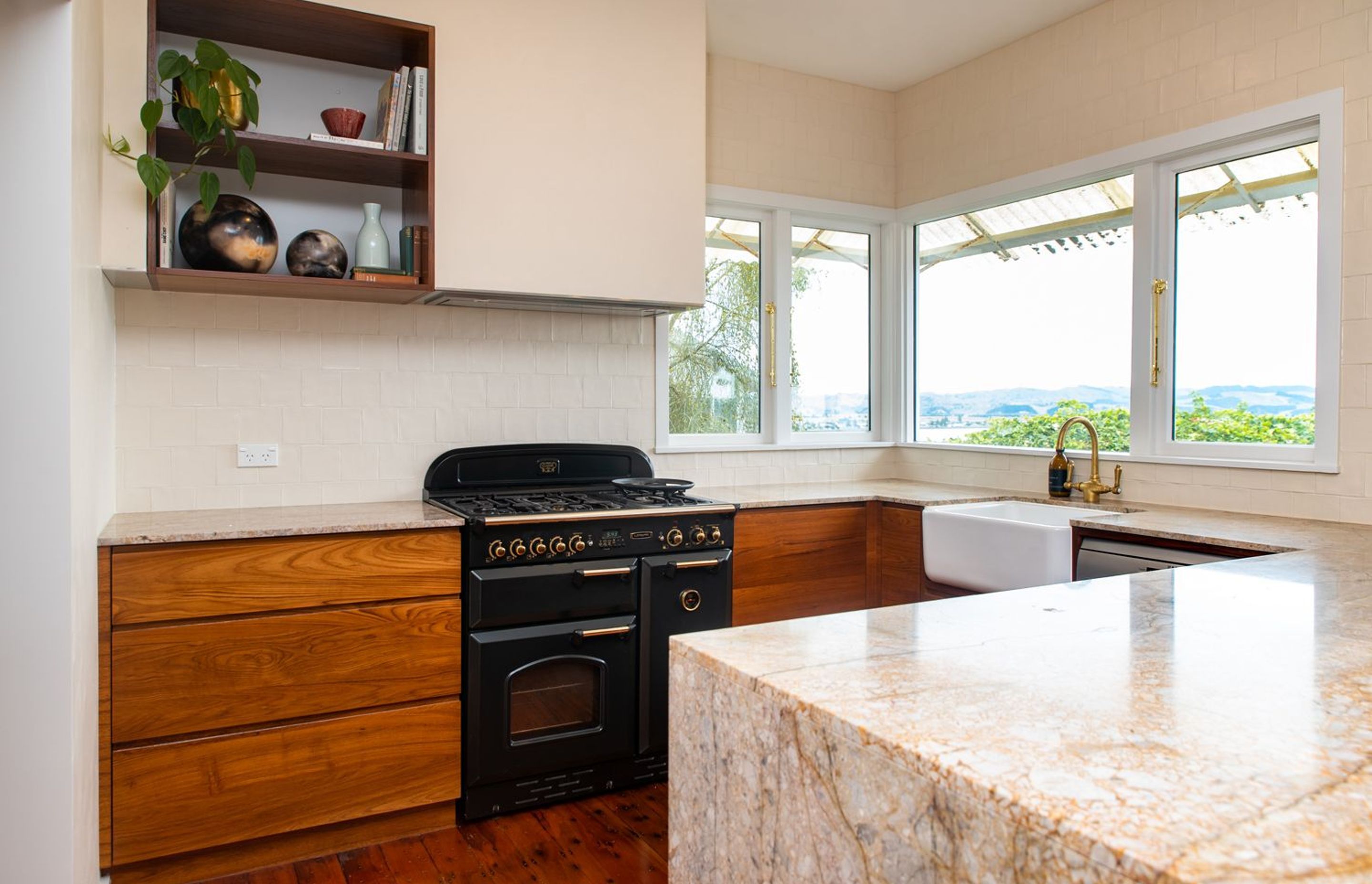 Stunning Mid-Century Modern Kitchen