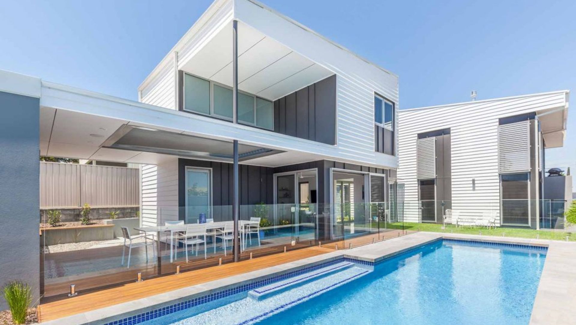 Sixteen Beryl banner