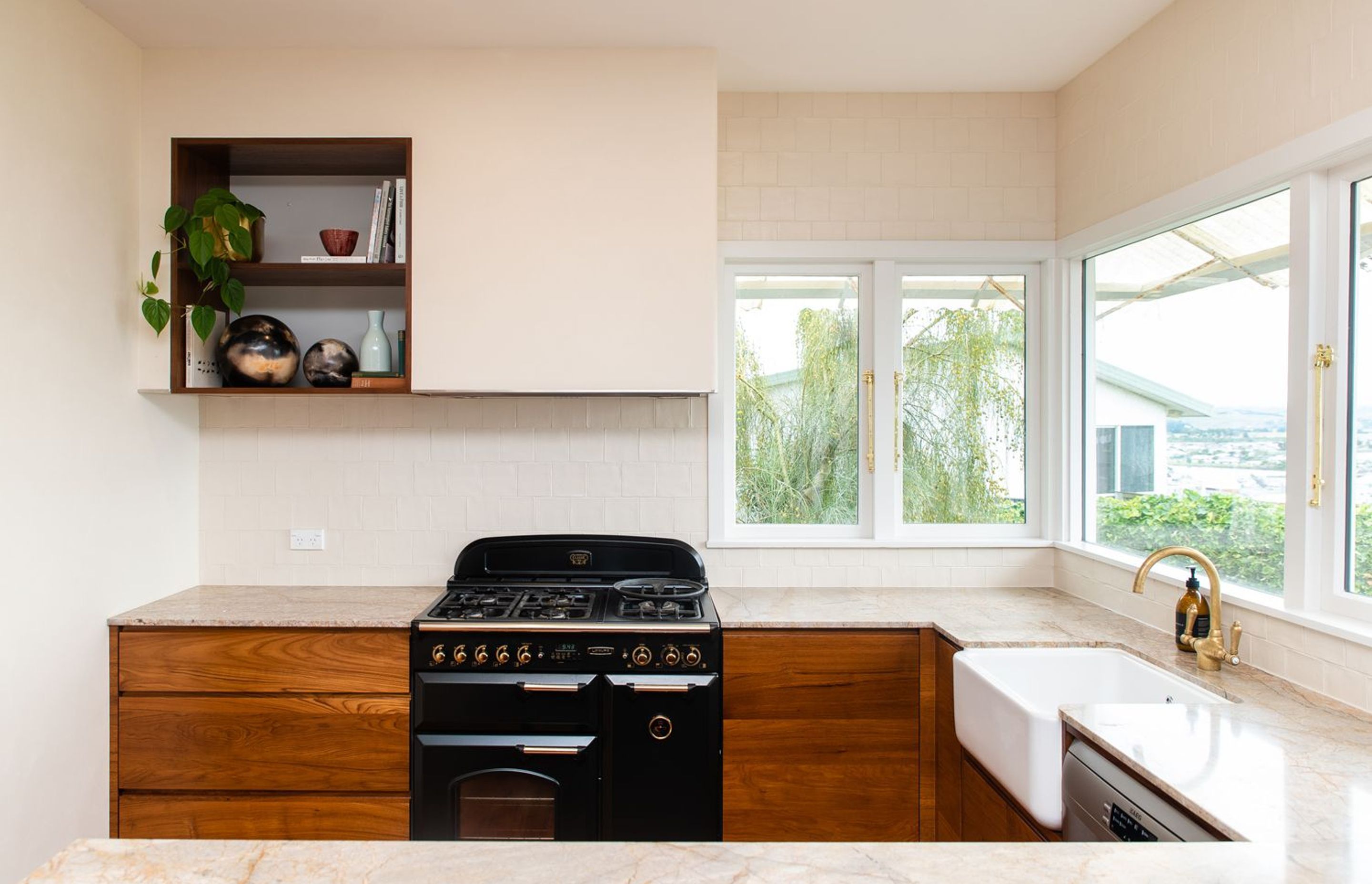 Stunning Mid-Century Modern Kitchen