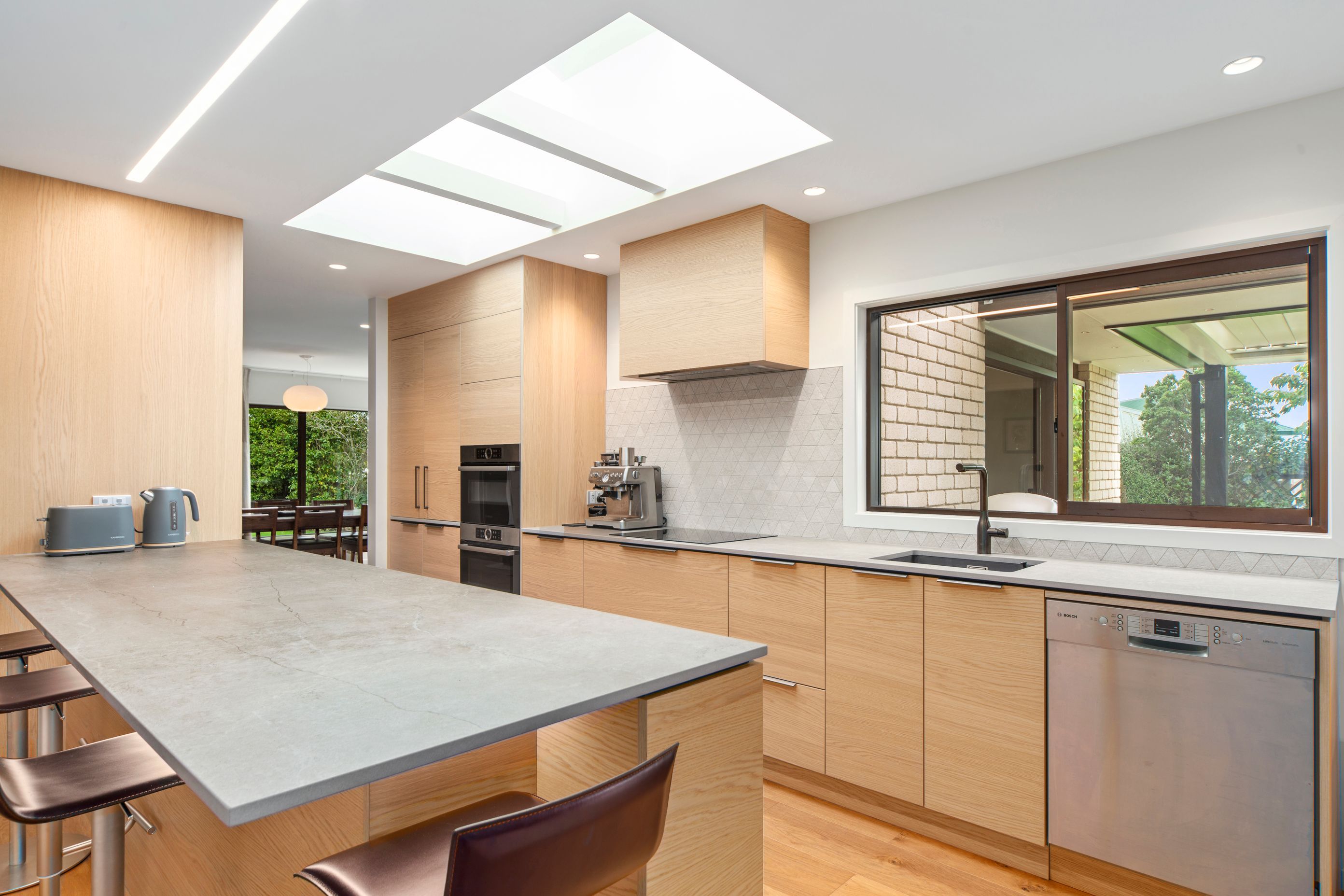 007Open2viewID555716-16LoganAvenue.jpg