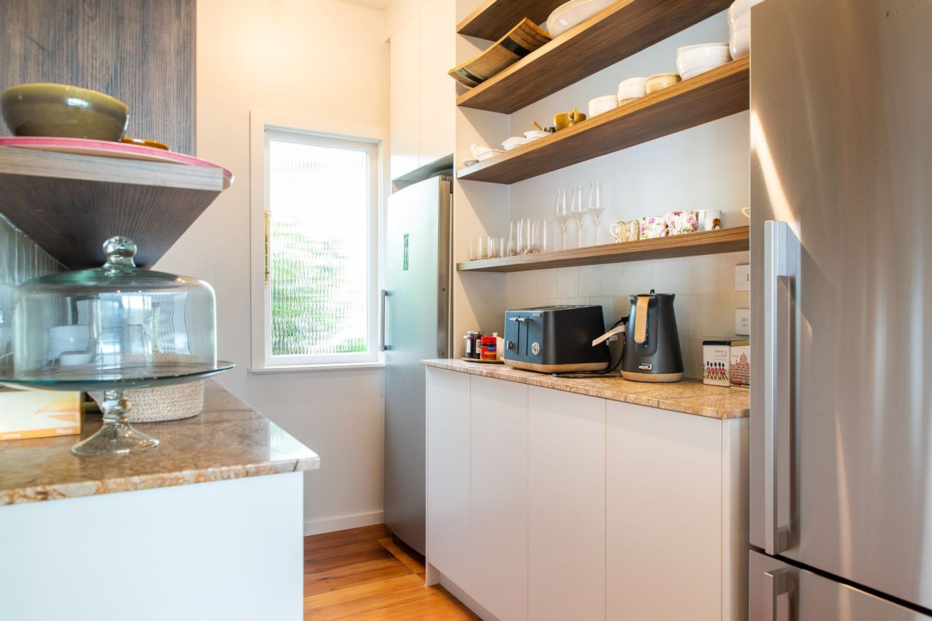 Stunning Mid-Century Modern Kitchen