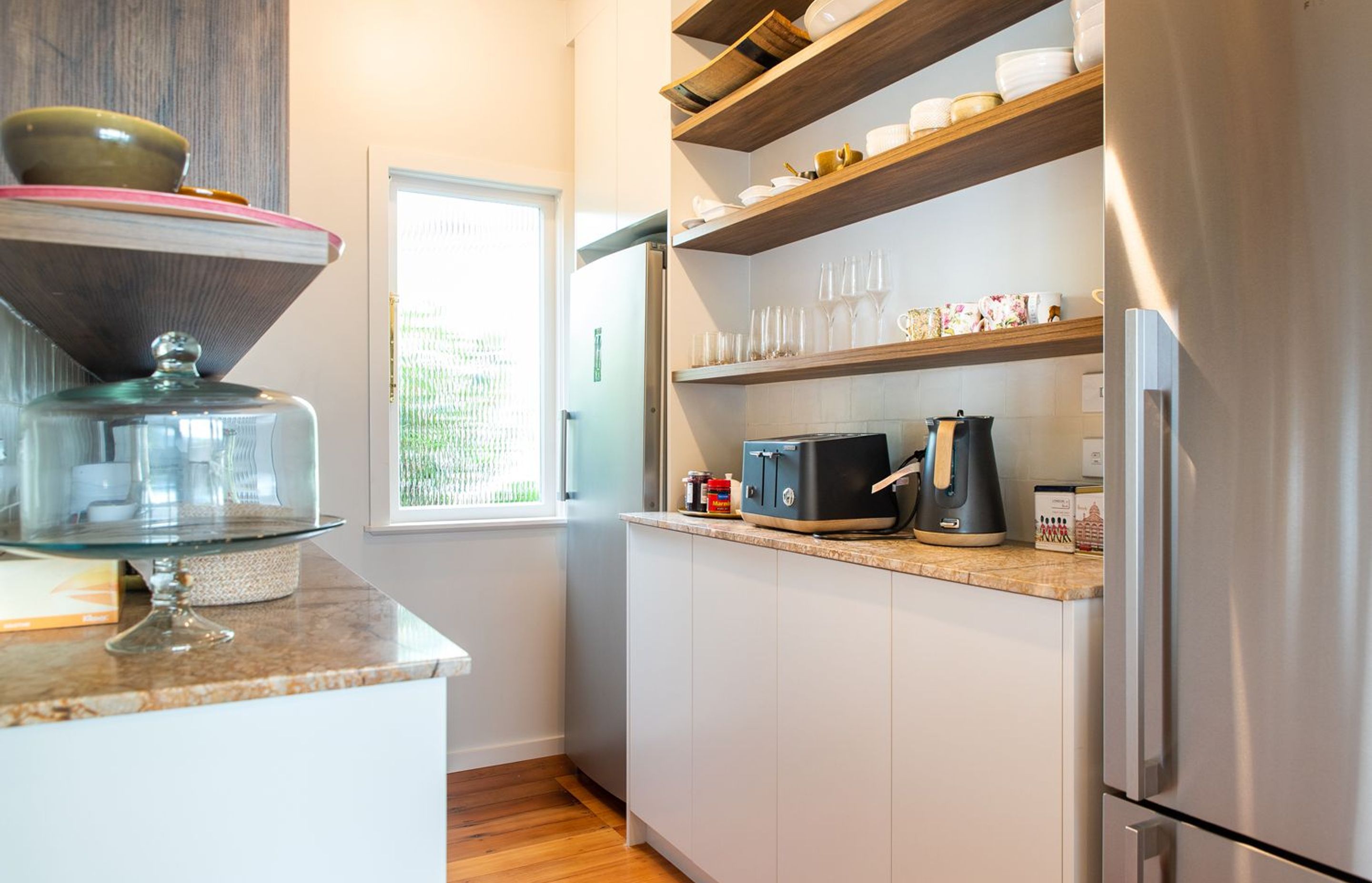 Stunning Mid-Century Modern Kitchen