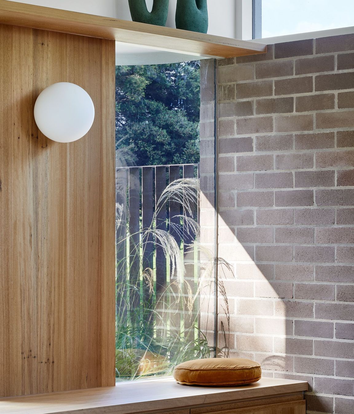0089-19-living-detail.jpg