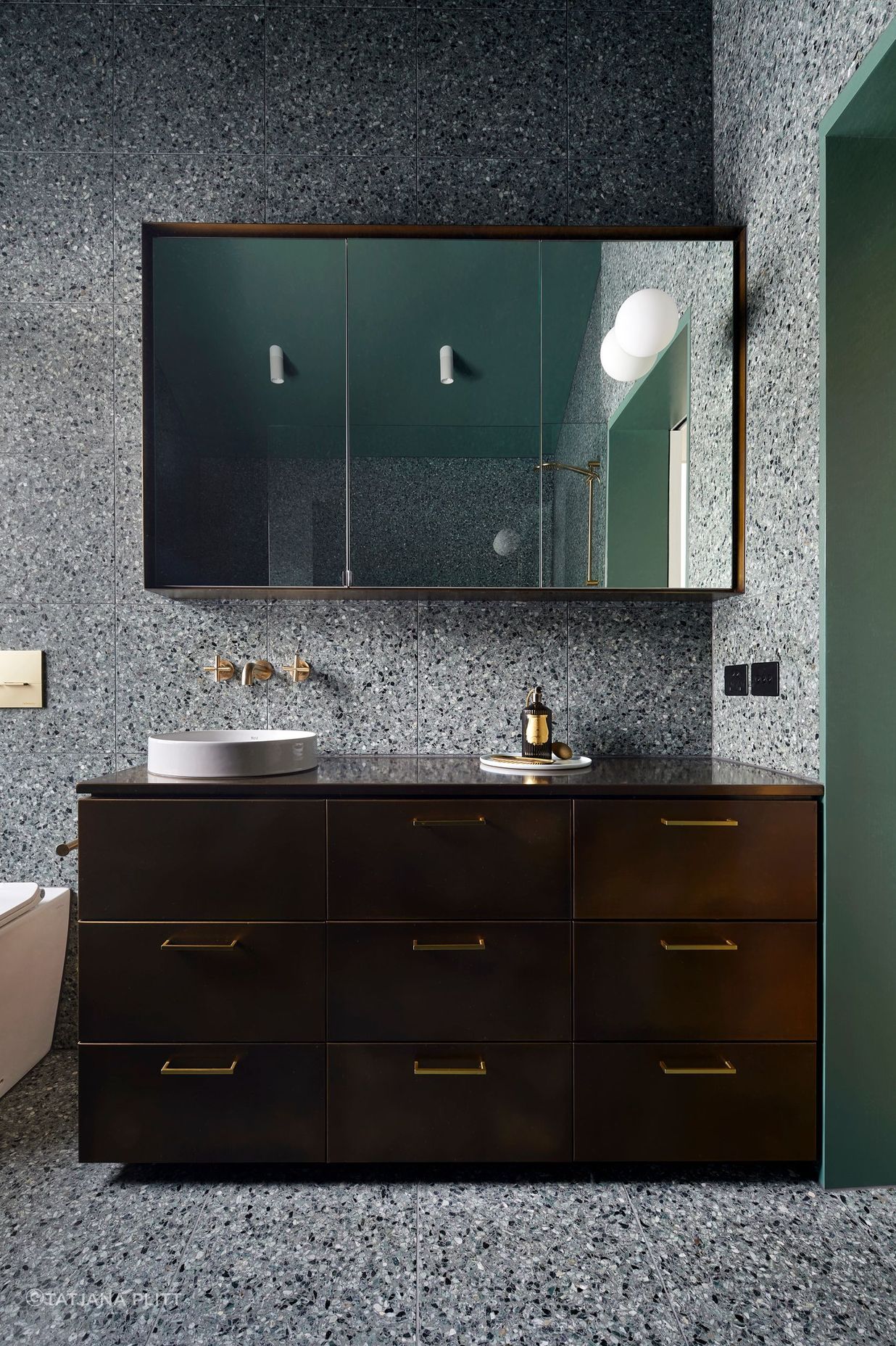 0091-30-bathroom-vanity-v2.jpg
