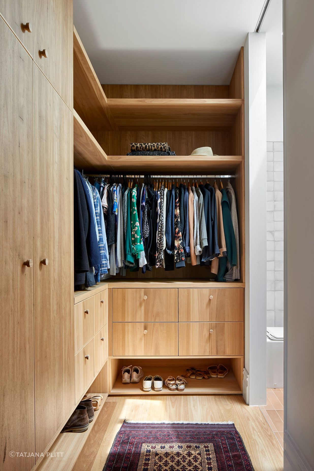0092-04-wardrobe.jpg
