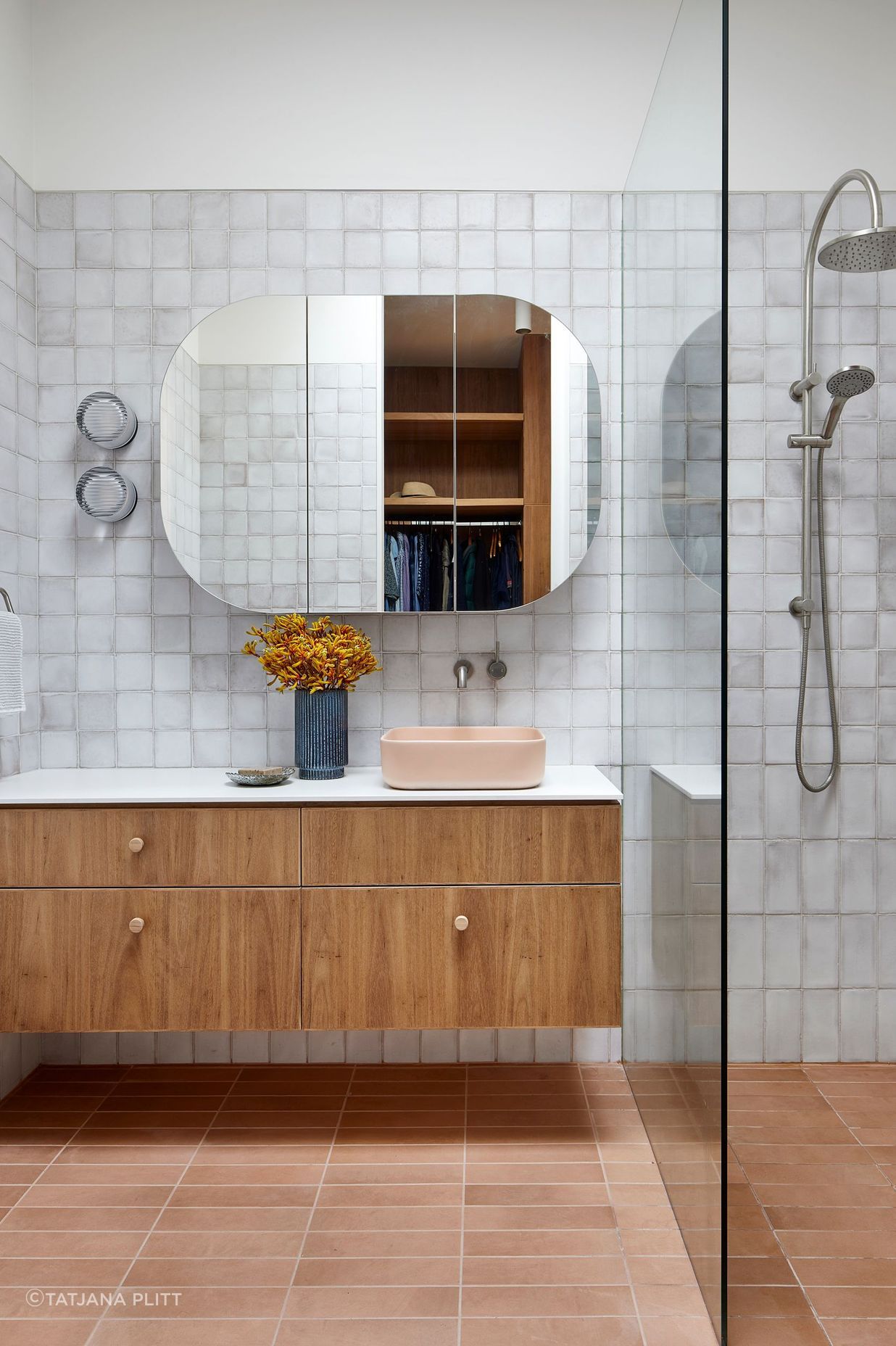 0092-05-bathroom.jpg