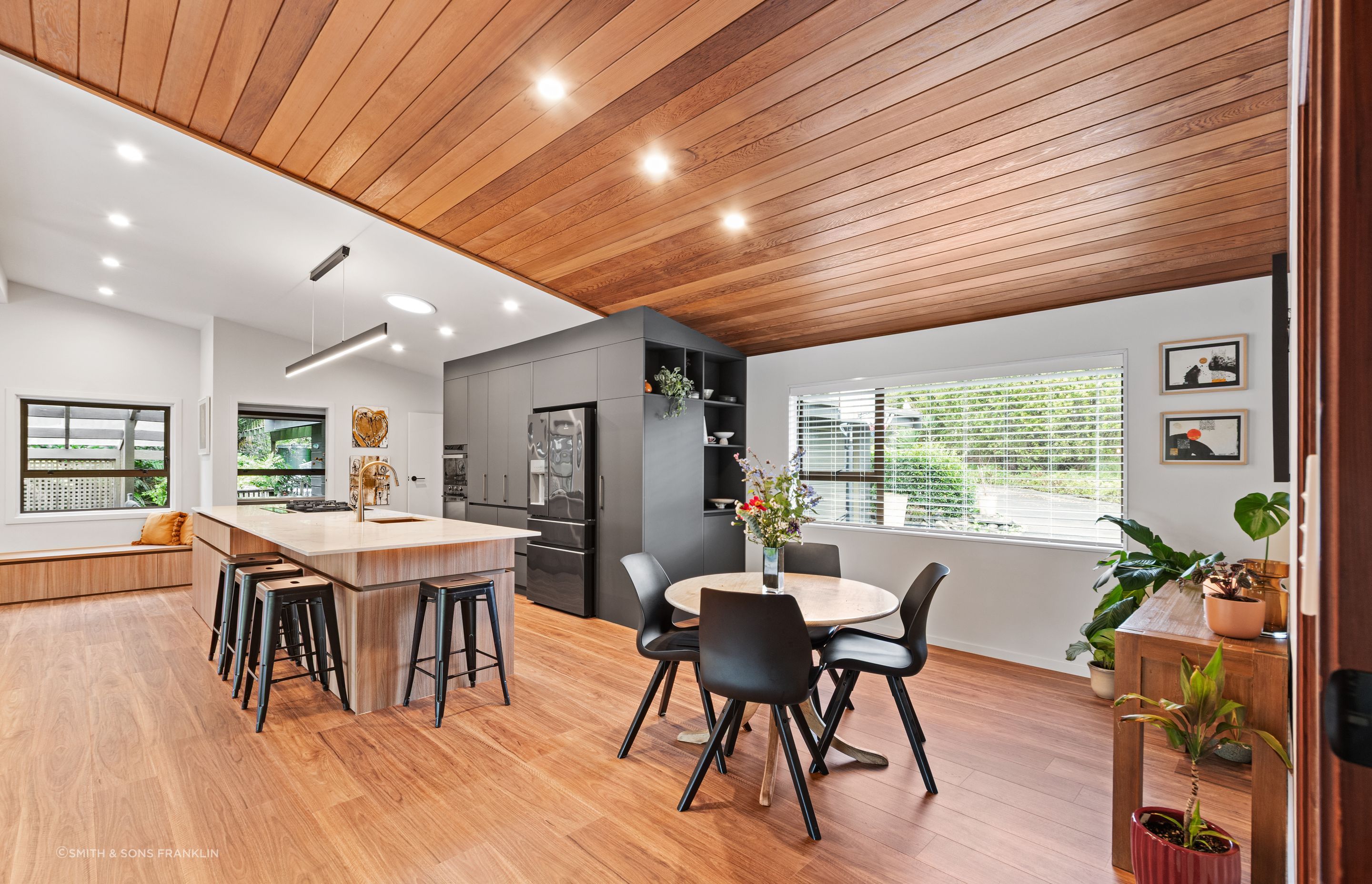 012Open2viewID589980.jpg