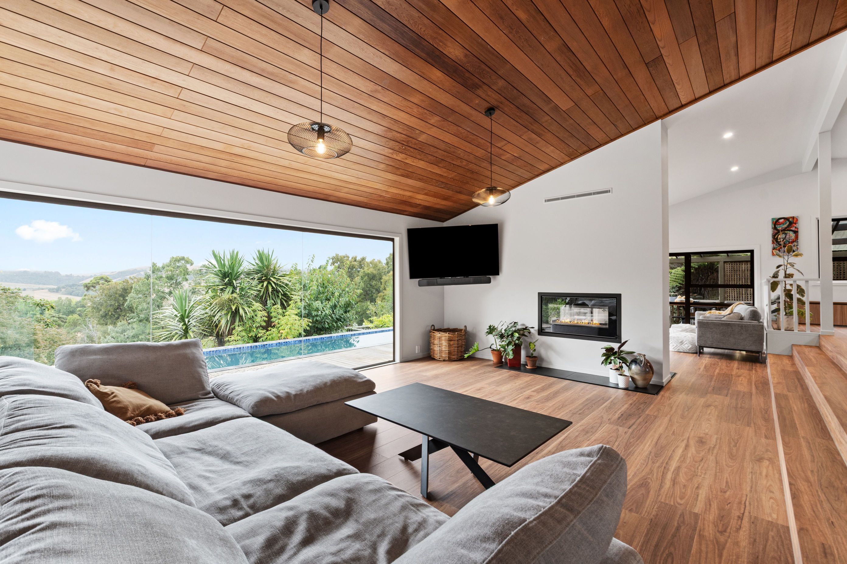 018Open2viewID589980.jpg