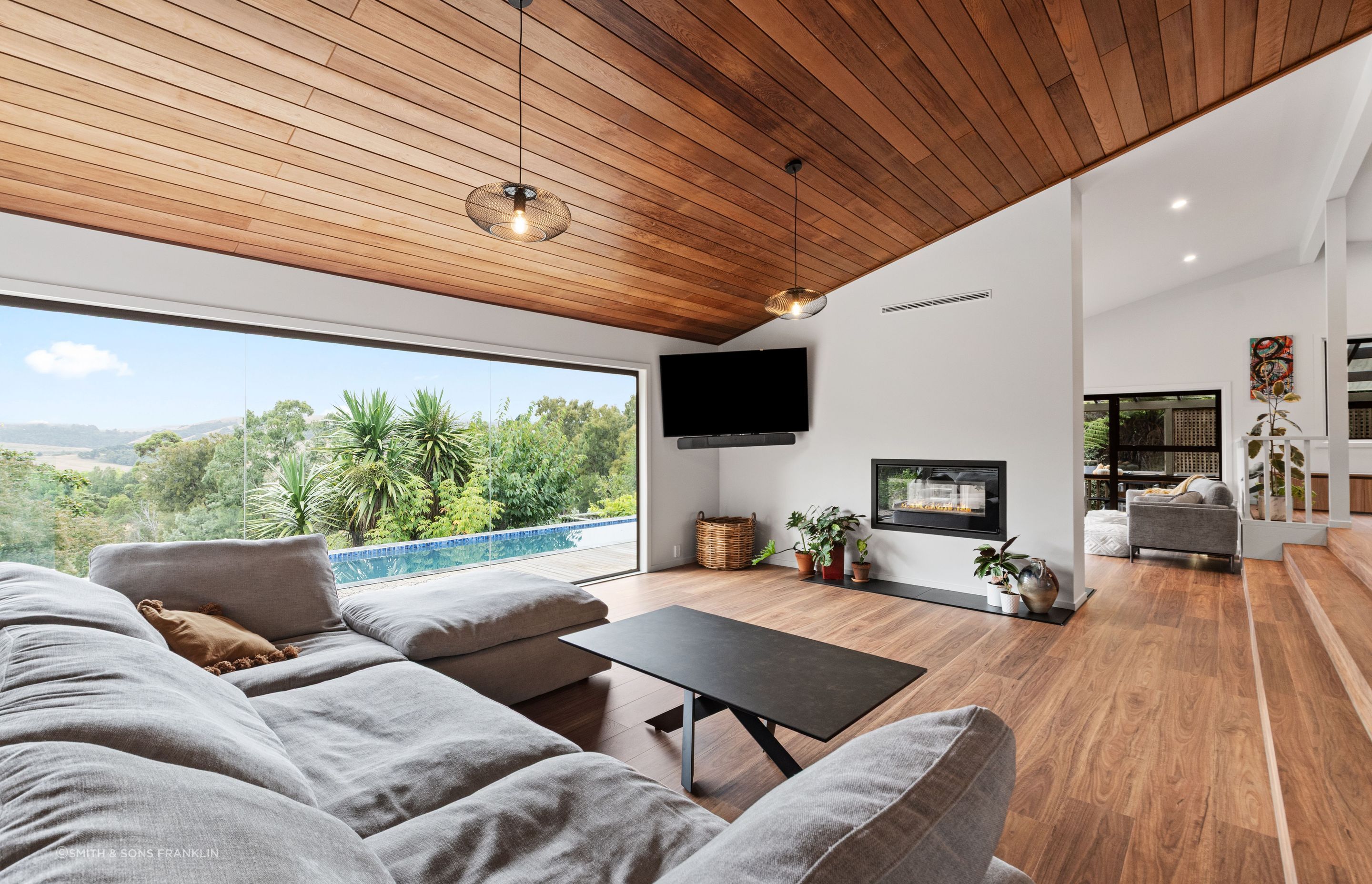 018Open2viewID589980.jpg