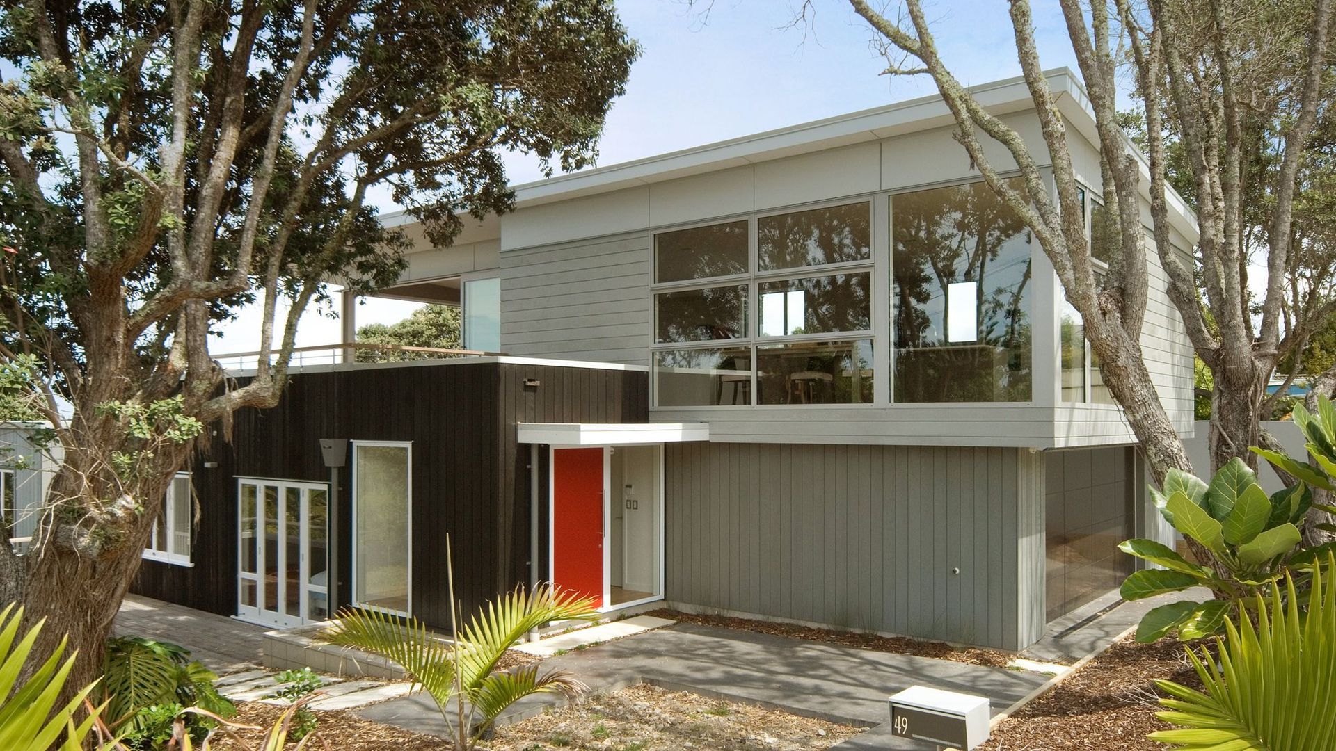 Cliff Rd - Beachside Home Renovation video