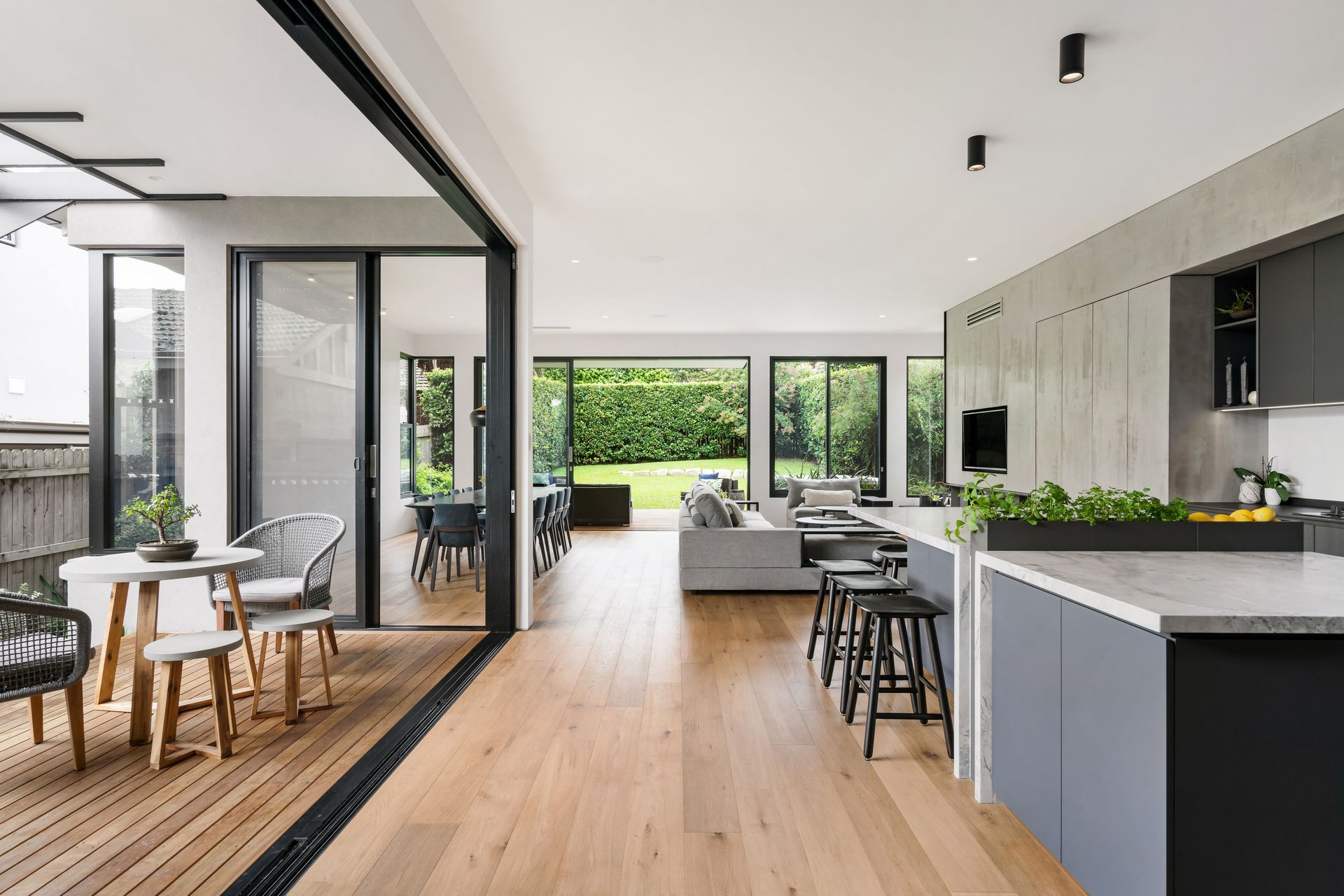 Photography: Rebecca Lu, Hilit Einav