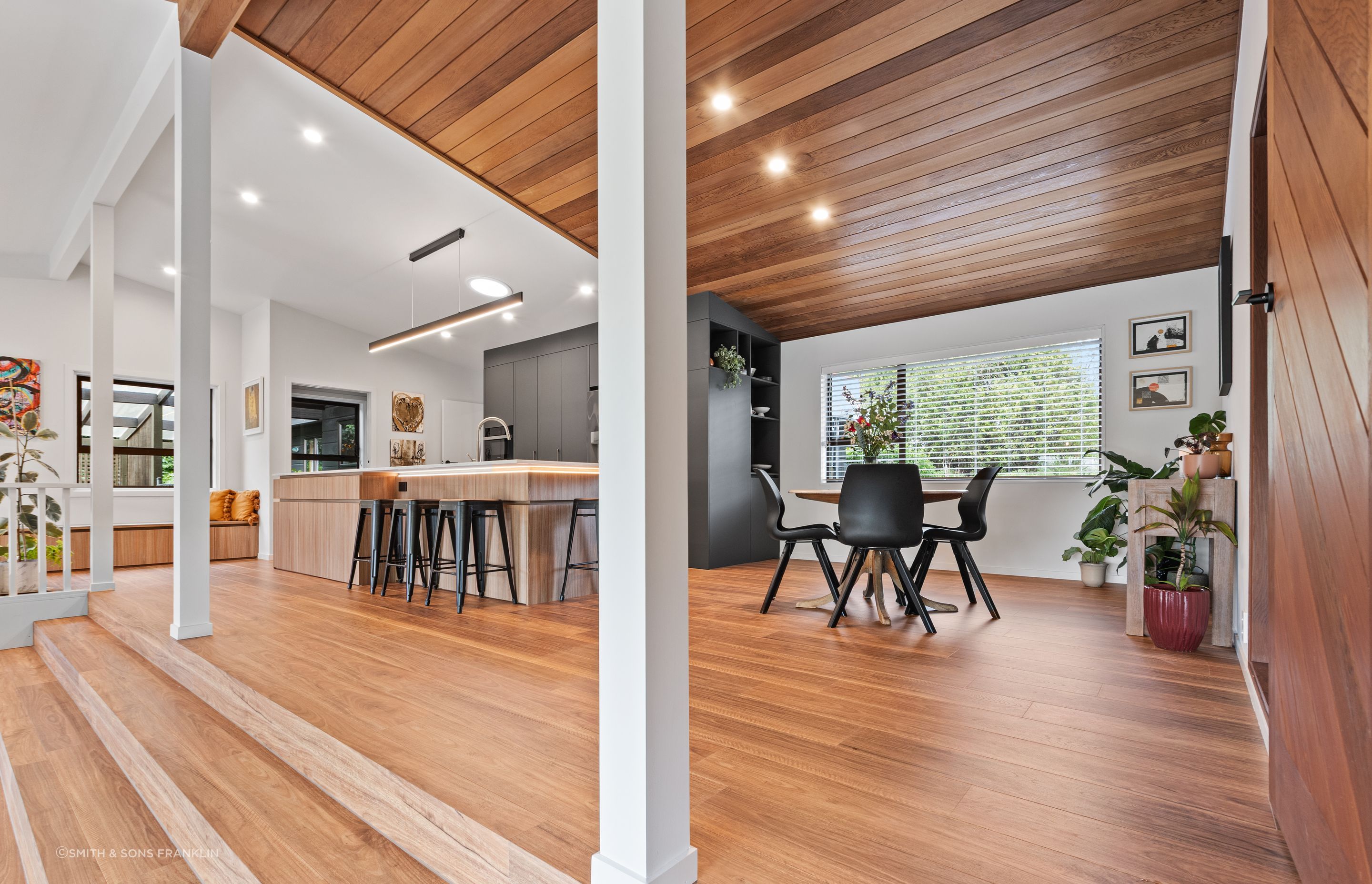 020Open2viewID589980.jpg