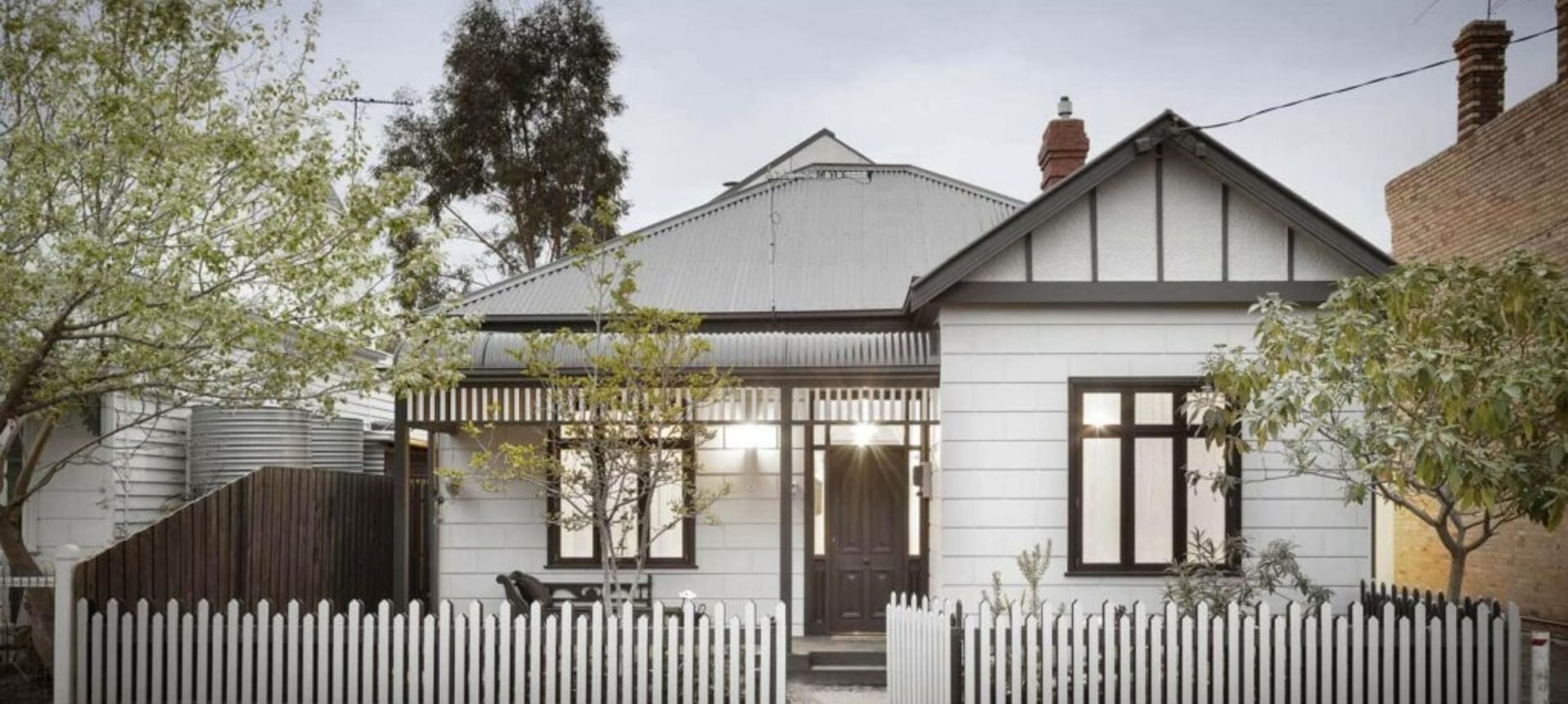 Monolith House - CLIFTON HILL banner