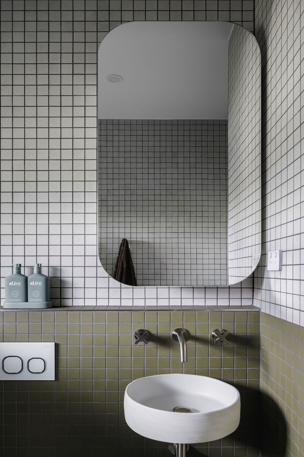 06-envirotecture-L52-newsouthwales-bathroom.JPG