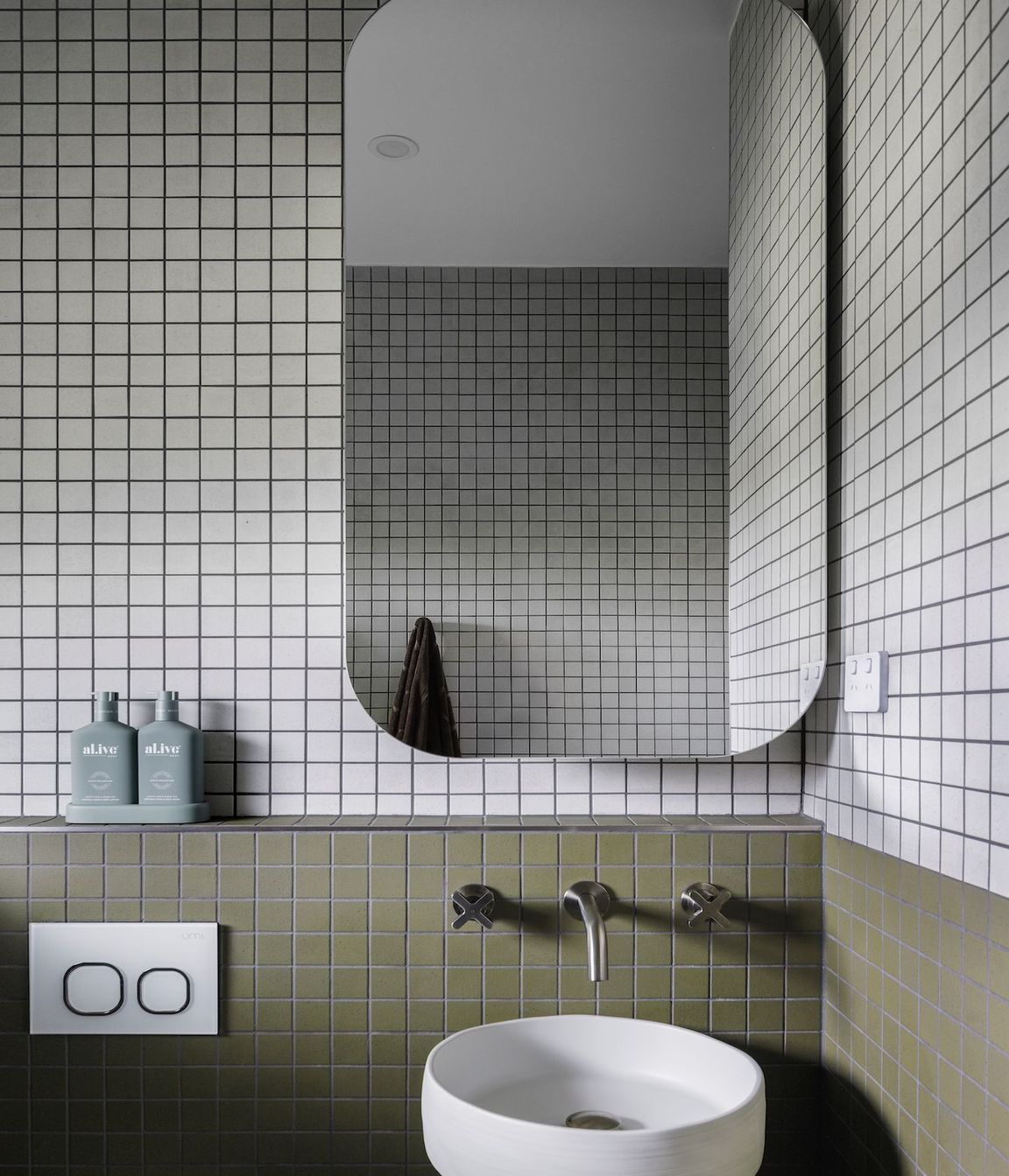 06-envirotecture-L52-newsouthwales-bathroom.JPG